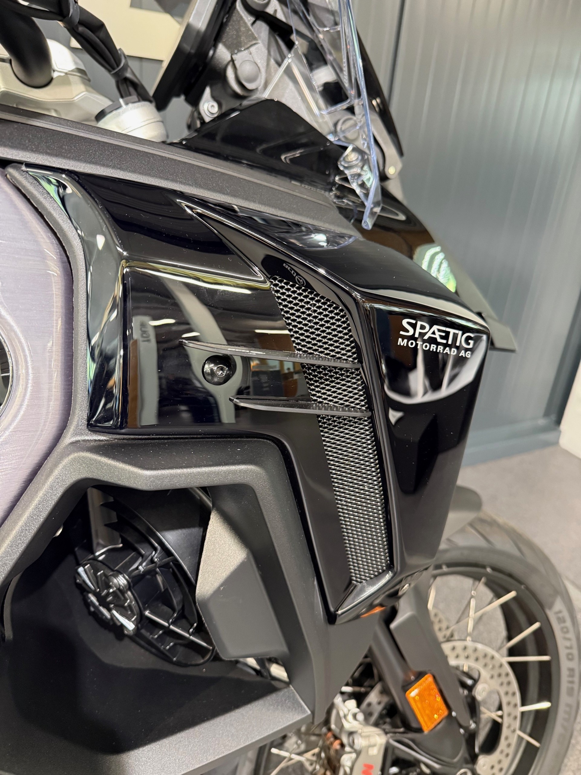 BMW R 1300 GS Adventure-image-4