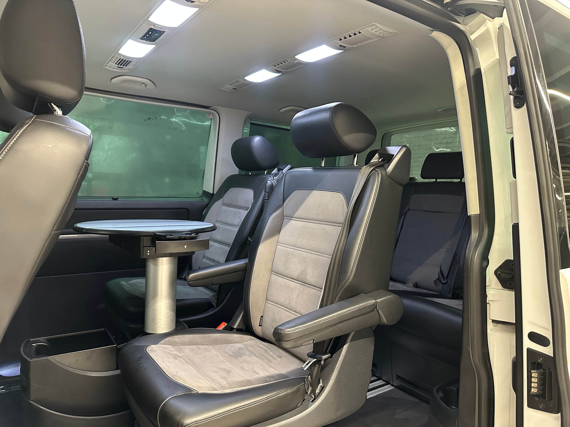 VW T6.1 Multivan 2.0 TDI 199 Highline DSG 4m *CH-Auto*Frisch MFK l Lückenlose Servicehistorie bei VW*-image-13