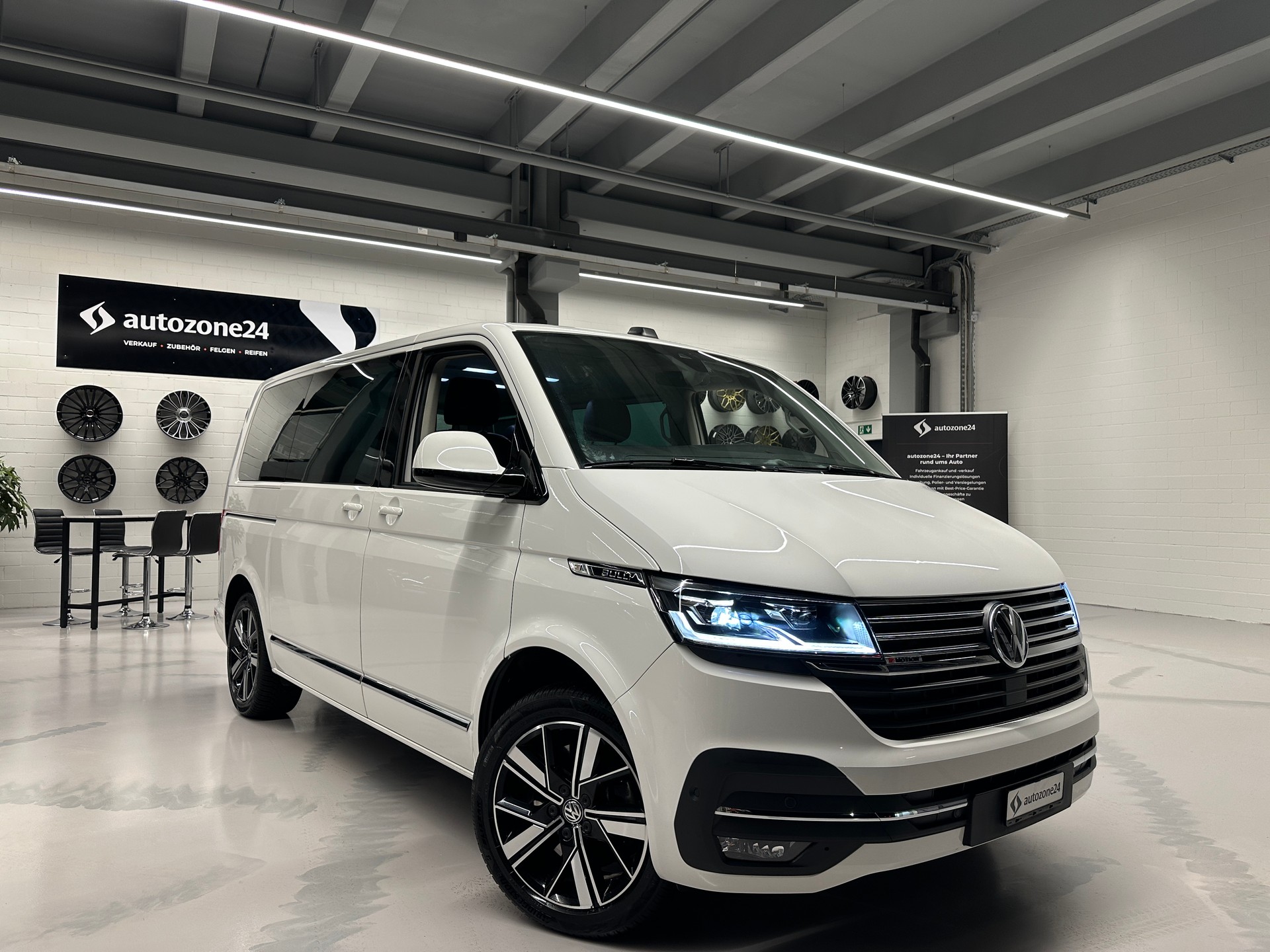 VW T6.1 Multivan 2.0 TDI 199 Highline DSG 4m *CH-Auto*Frisch MFK l Lückenlose Servicehistorie bei VW*-showroom-element-1