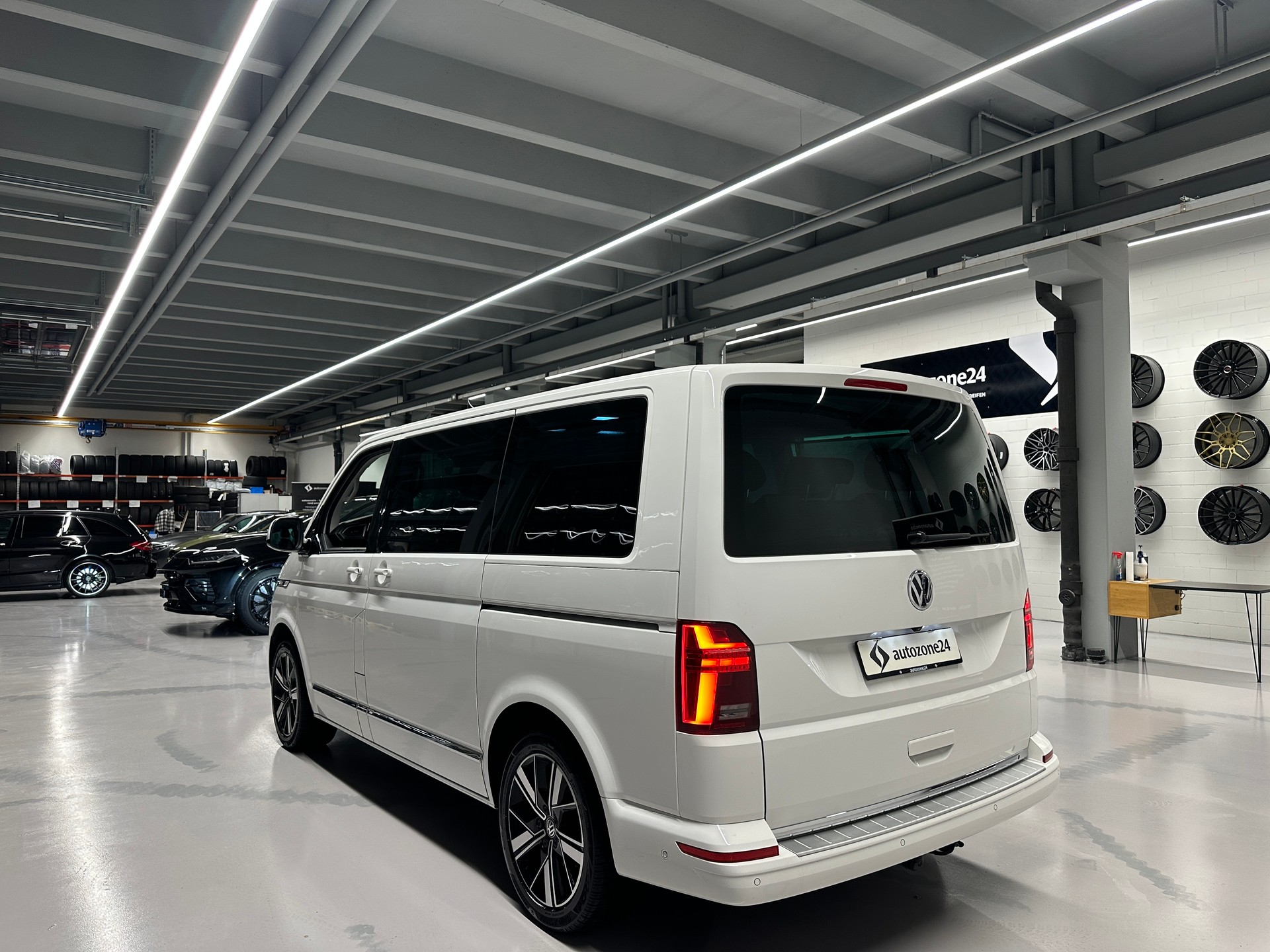 VW T6.1 Multivan 2.0 TDI 199 Highline DSG 4m *CH-Auto*Frisch MFK l Lückenlose Servicehistorie bei VW*-image-8