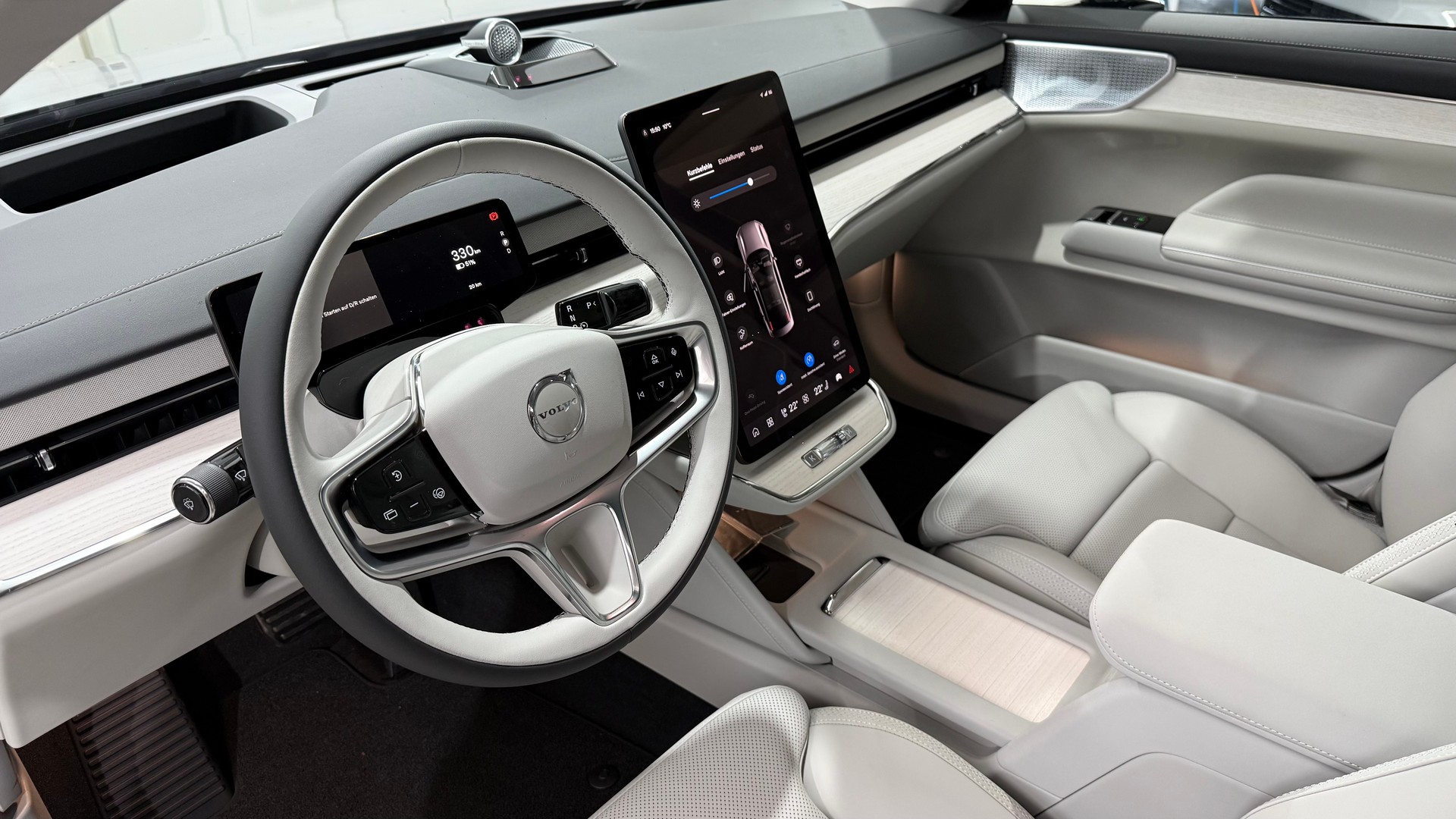 VOLVO ES90 Ultra-showroom-element-3