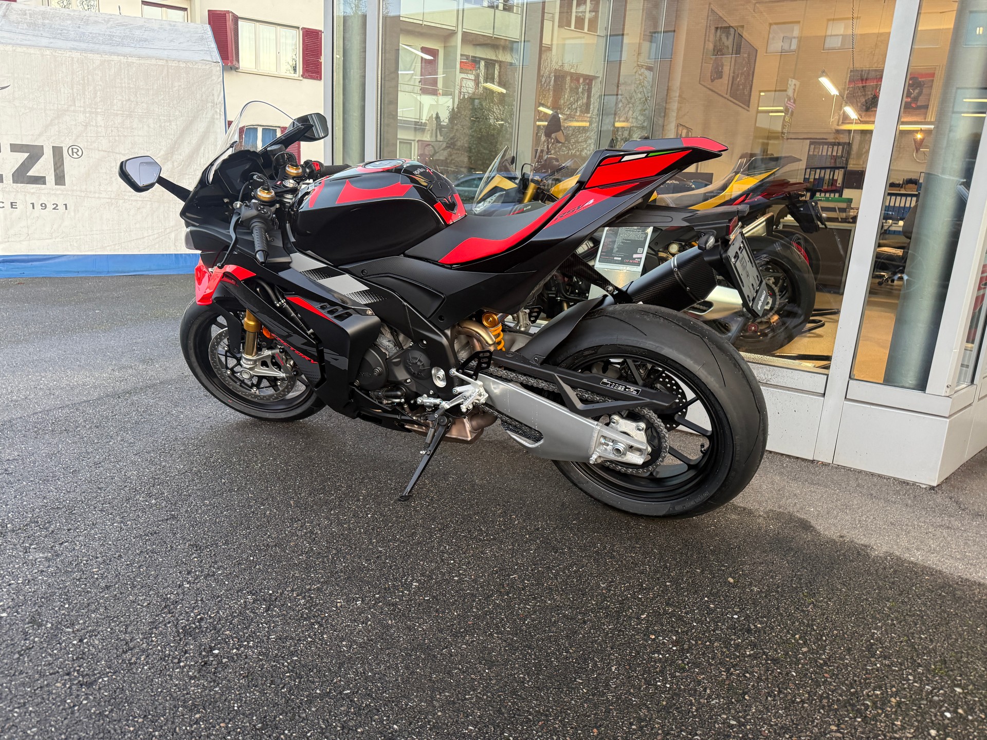 APRILIA RSV4 1100 E5+ Factory-image-10