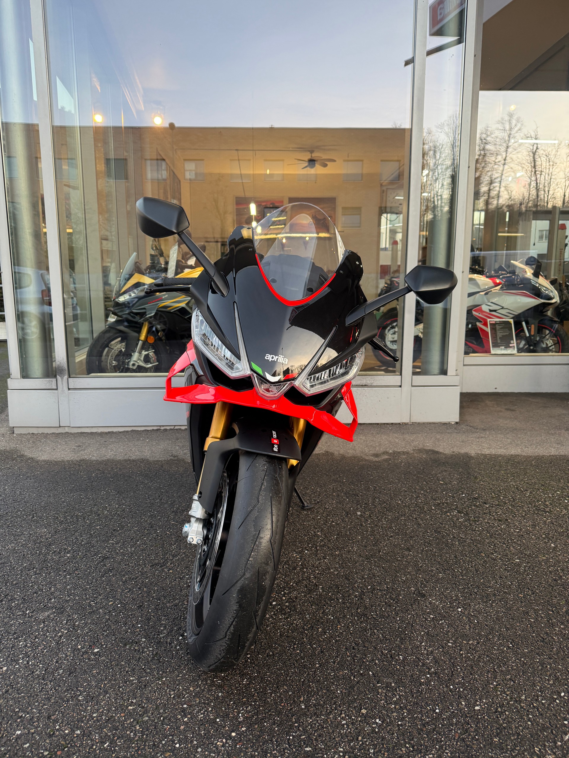 APRILIA RSV4 1100 E5+ Factory-image-6