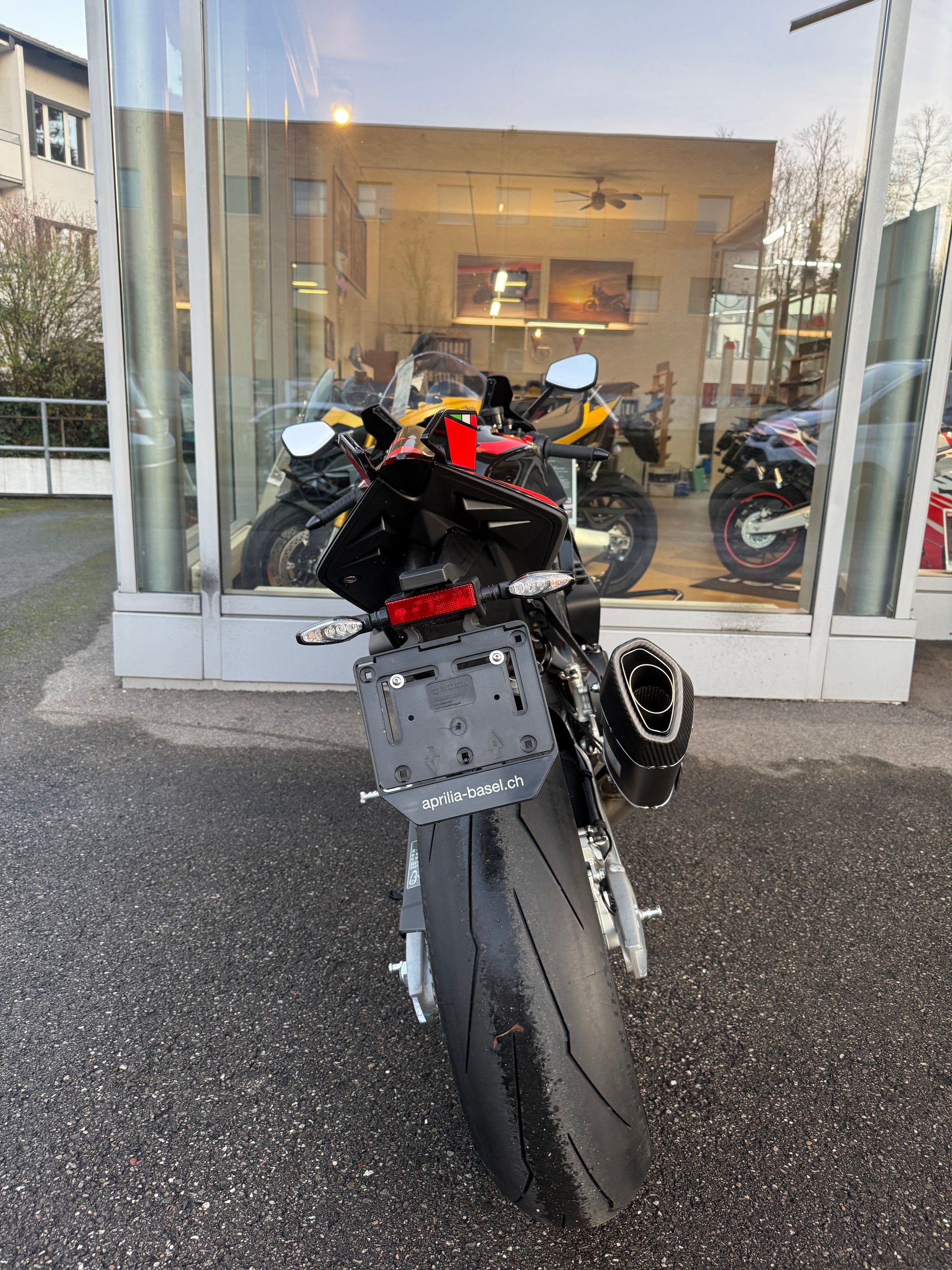 APRILIA RSV4 1100 E5+ Factory-image-11