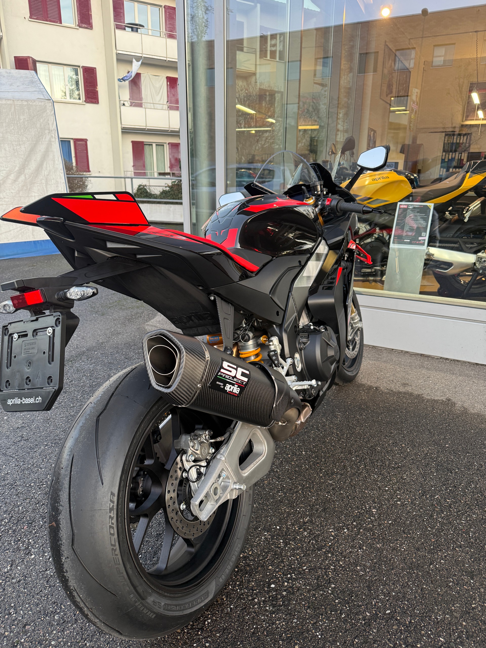 APRILIA RSV4 1100 E5+ Factory-image-12