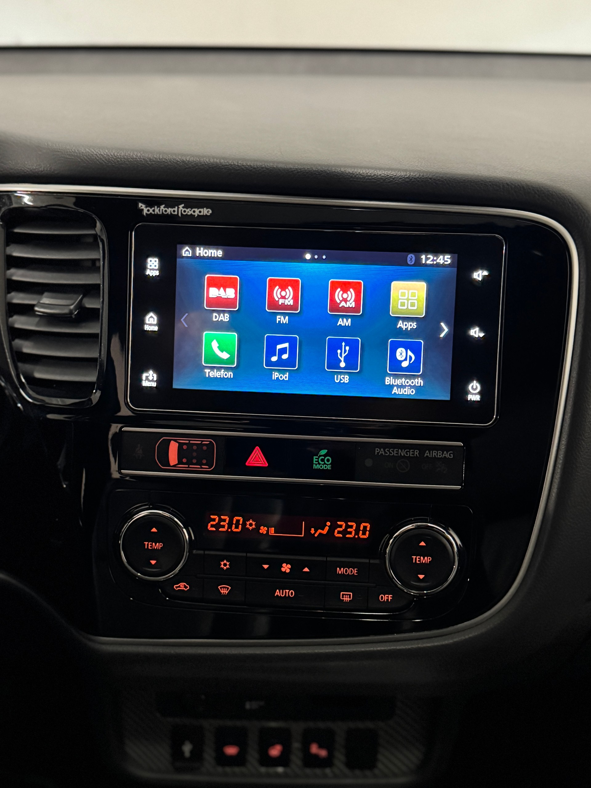 MITSUBISHI Outlander 2.4 PHEV Diamond 4WD Automatic-image-11