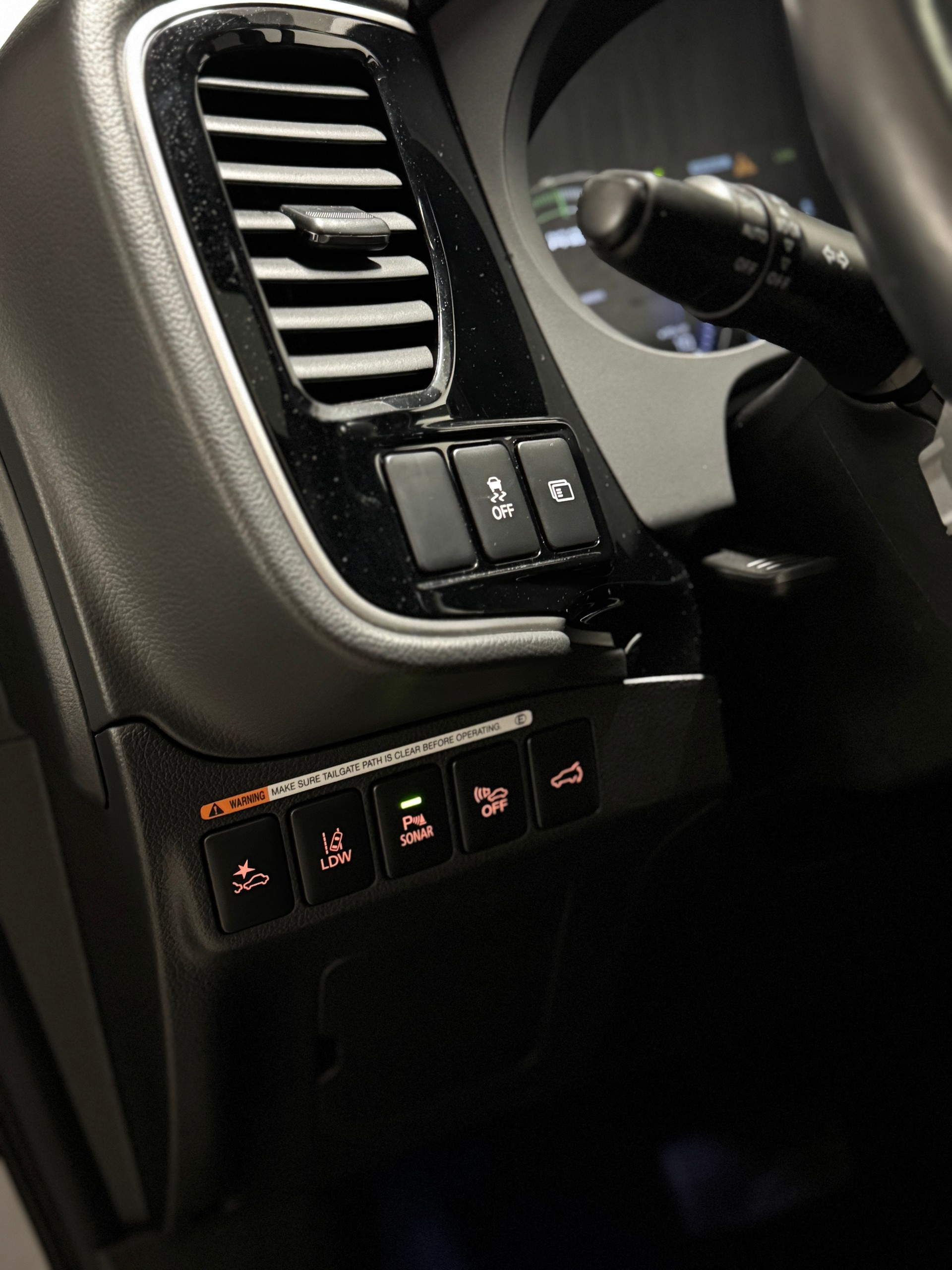 MITSUBISHI Outlander 2.4 PHEV Diamond 4WD Automatic-image-13
