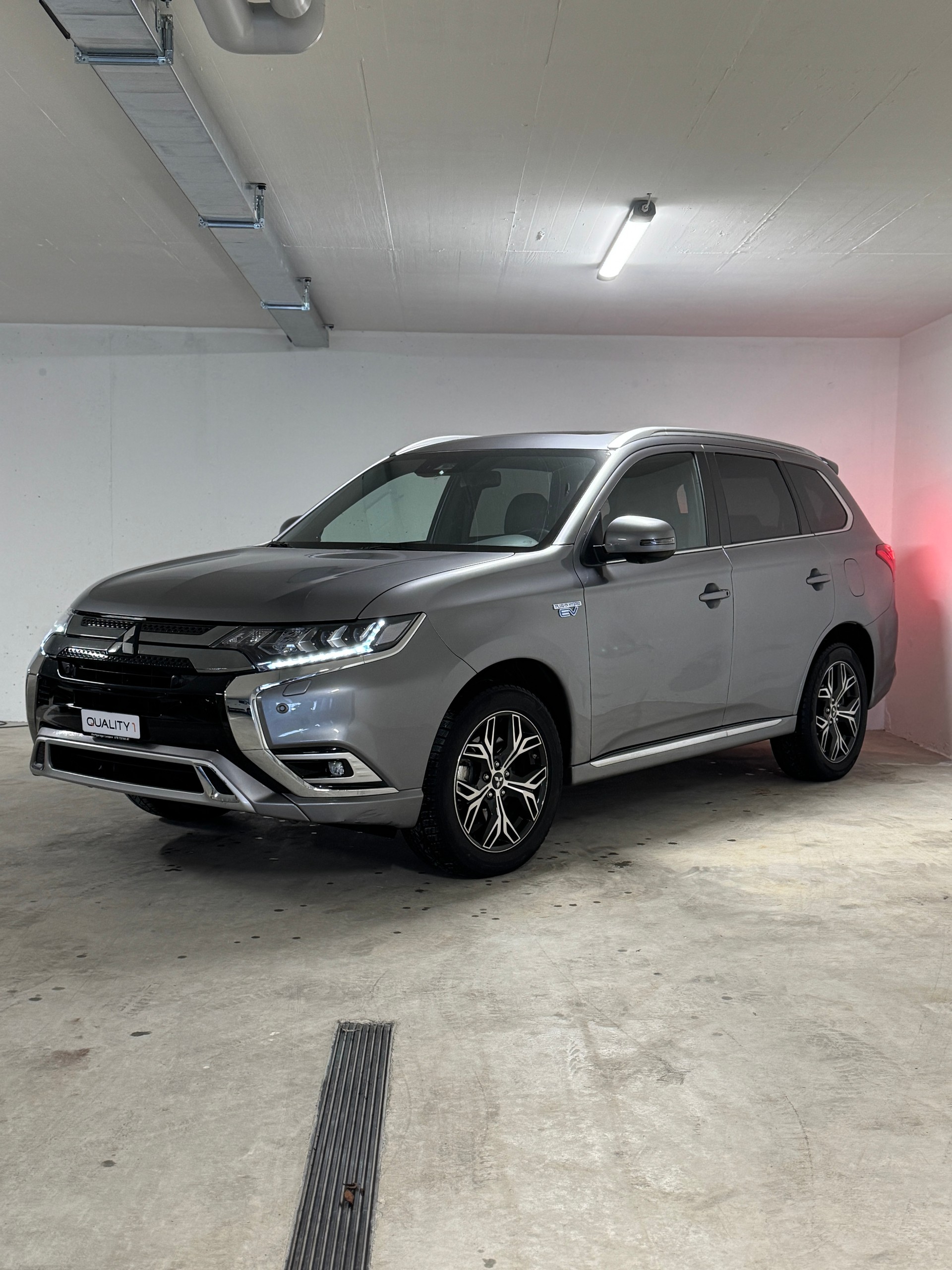 MITSUBISHI Outlander 2.4 PHEV Diamond 4WD Automatic