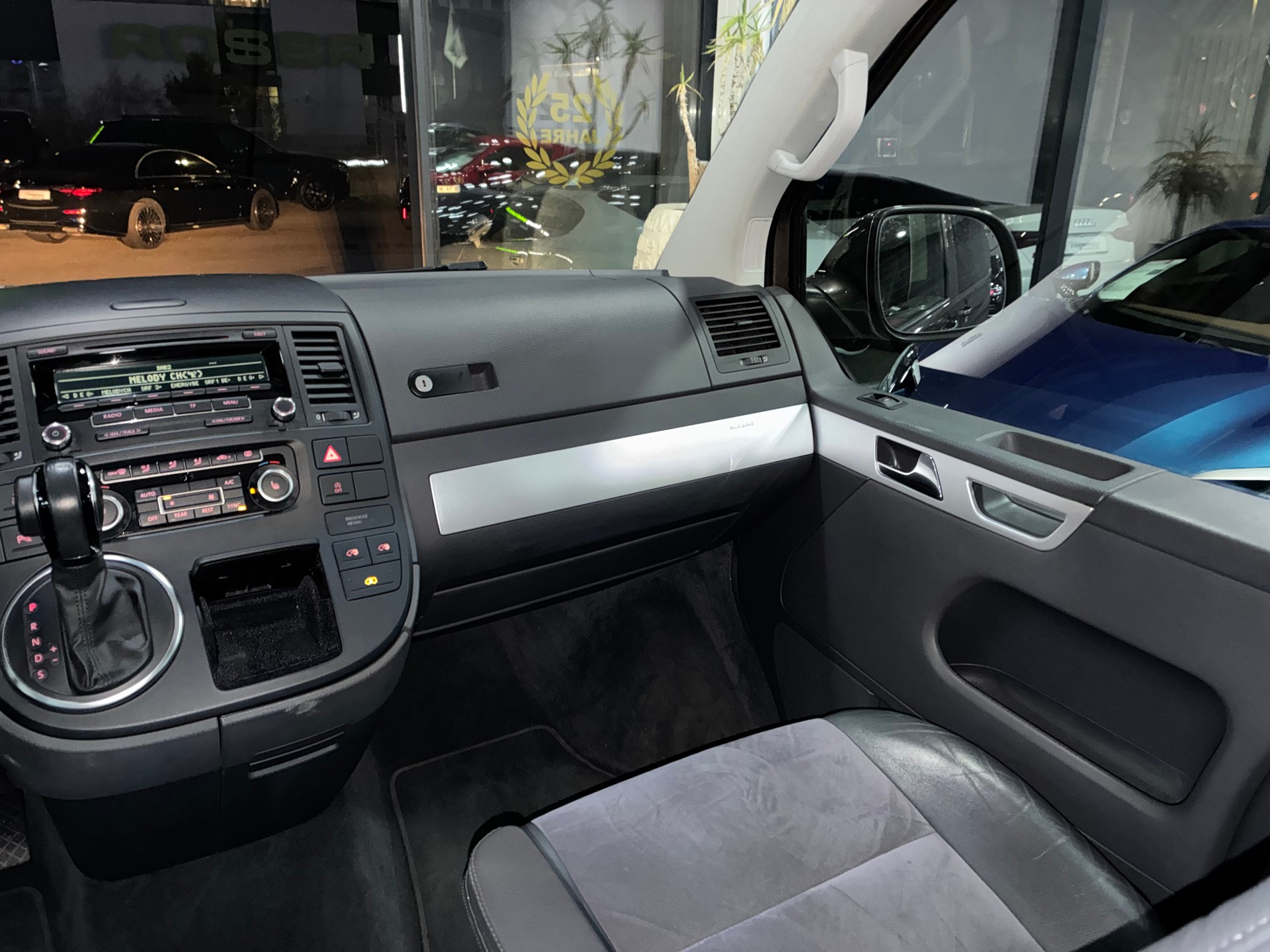 VW T5 Multivan 2.0 Bi-TDI CR Highline DSG-image-10