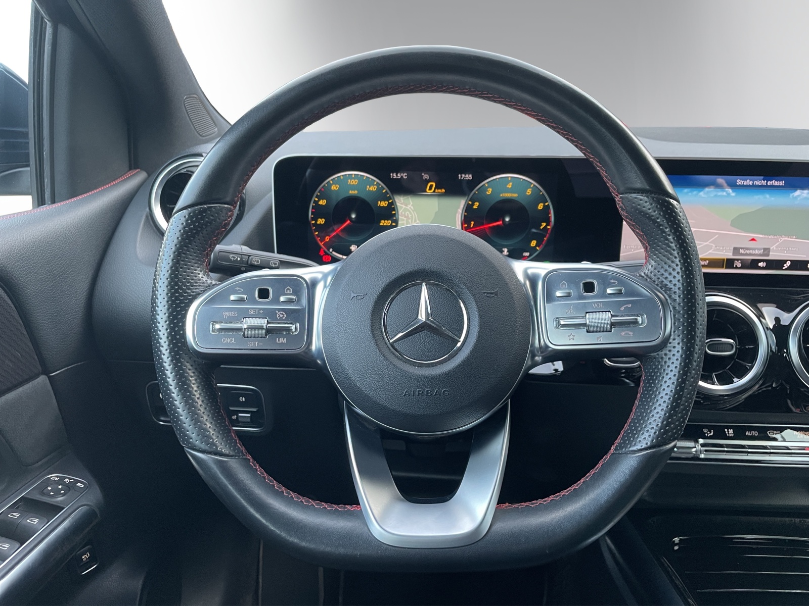 MERCEDES-BENZ B 180 AMG Line 7G-DCT-image-13