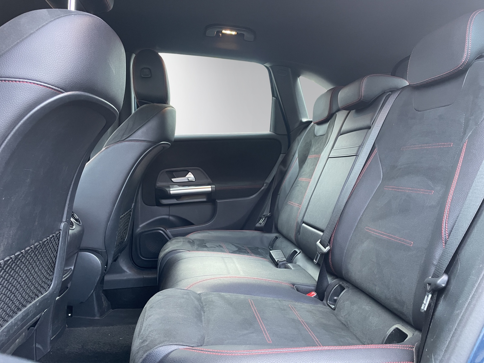 MERCEDES-BENZ B 180 AMG Line 7G-DCT-image-11