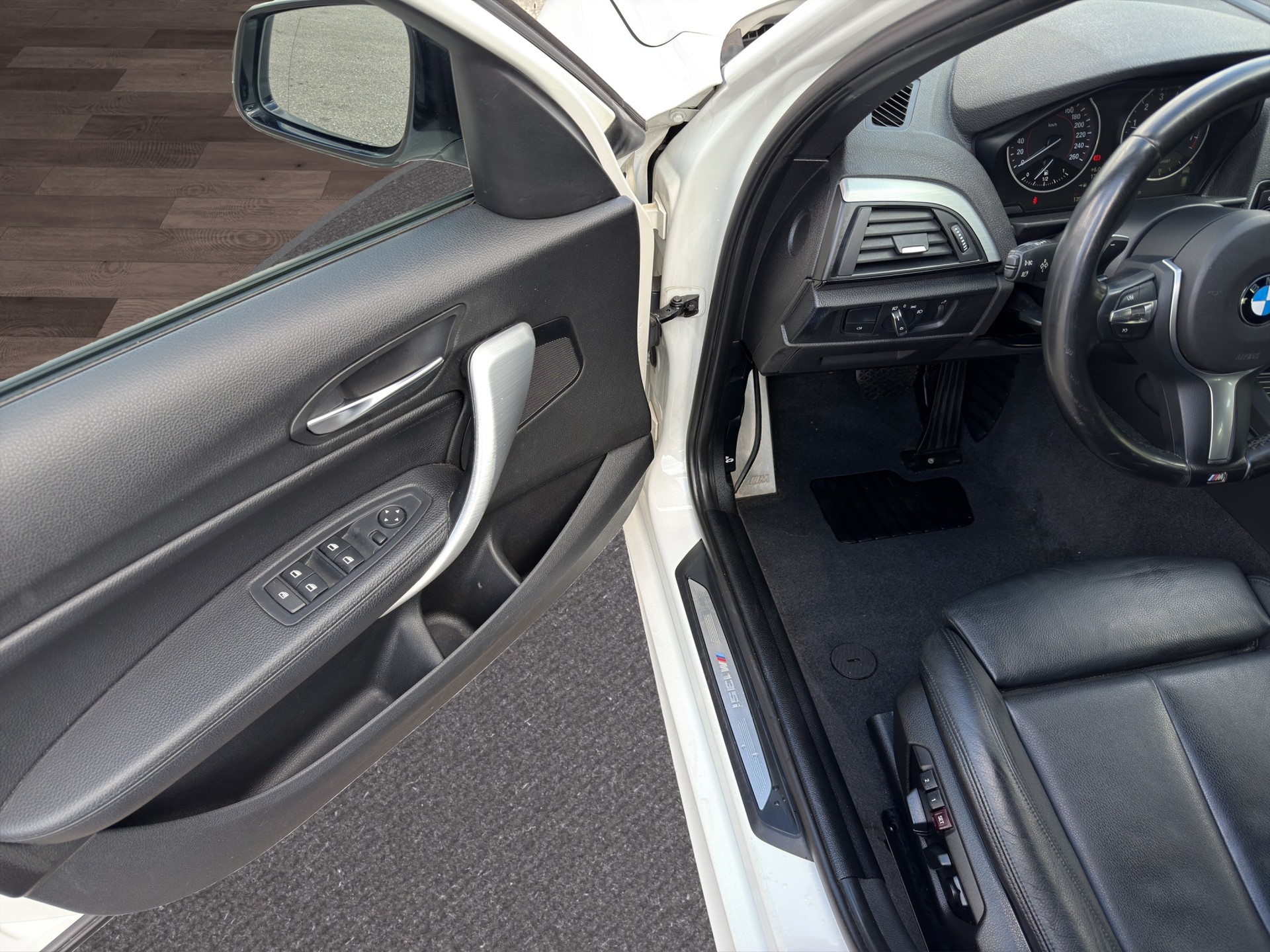 BMW M135i xDrive Steptronic-image-19