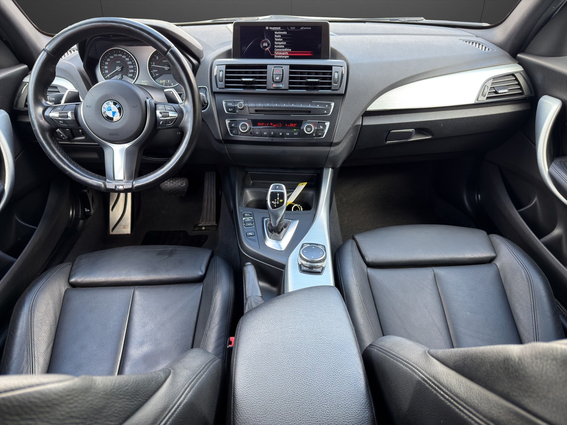 BMW M135i xDrive Steptronic-image-10