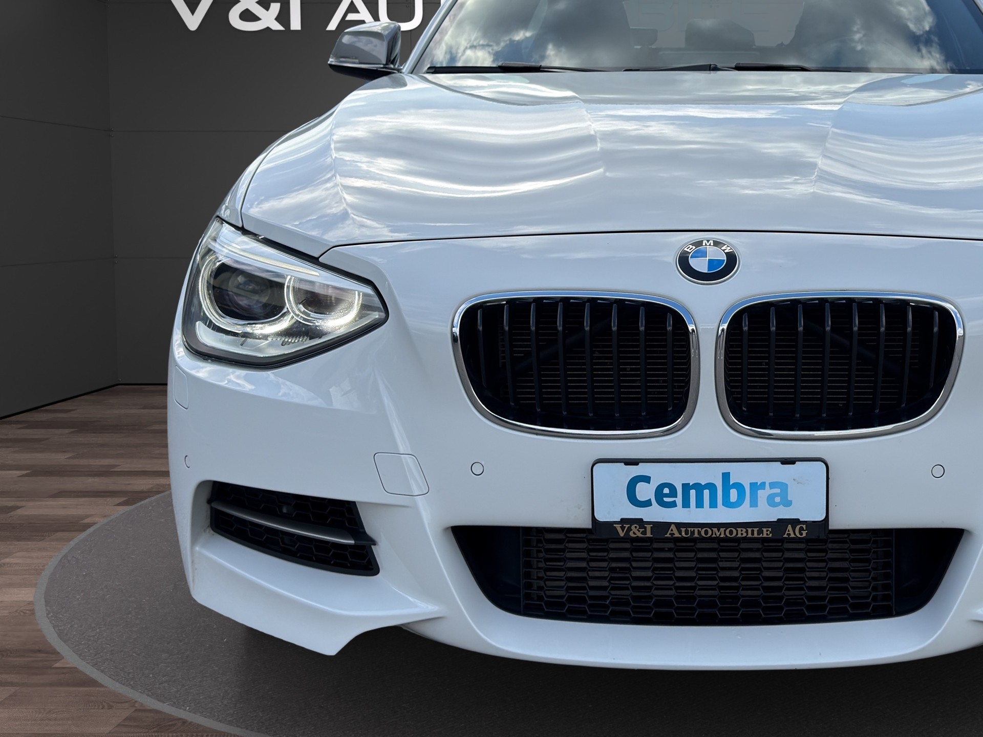 BMW M135i xDrive Steptronic-image-8