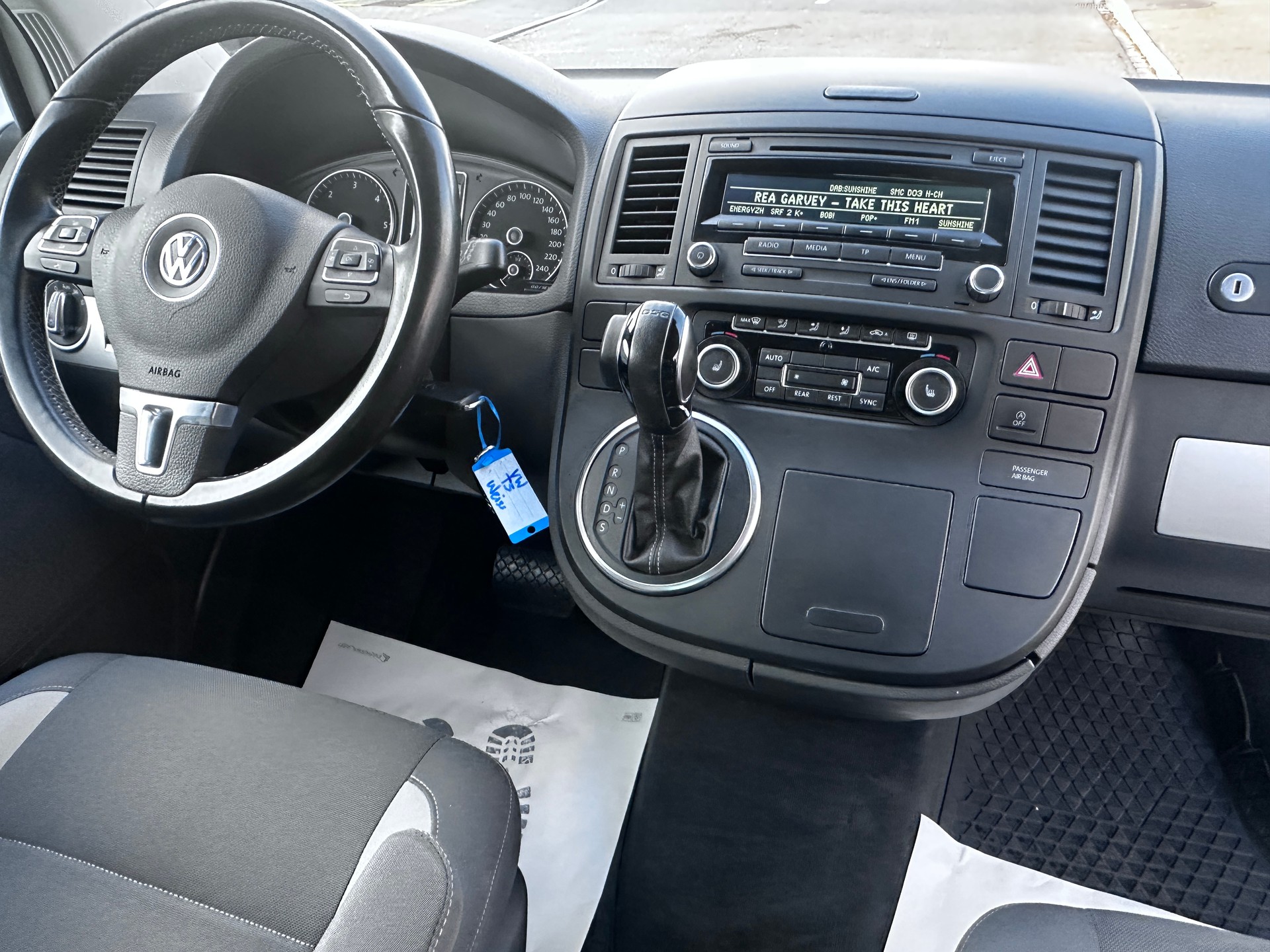 VW T5 Multivan 2.0 TDI CR Family Life DSG-image-17