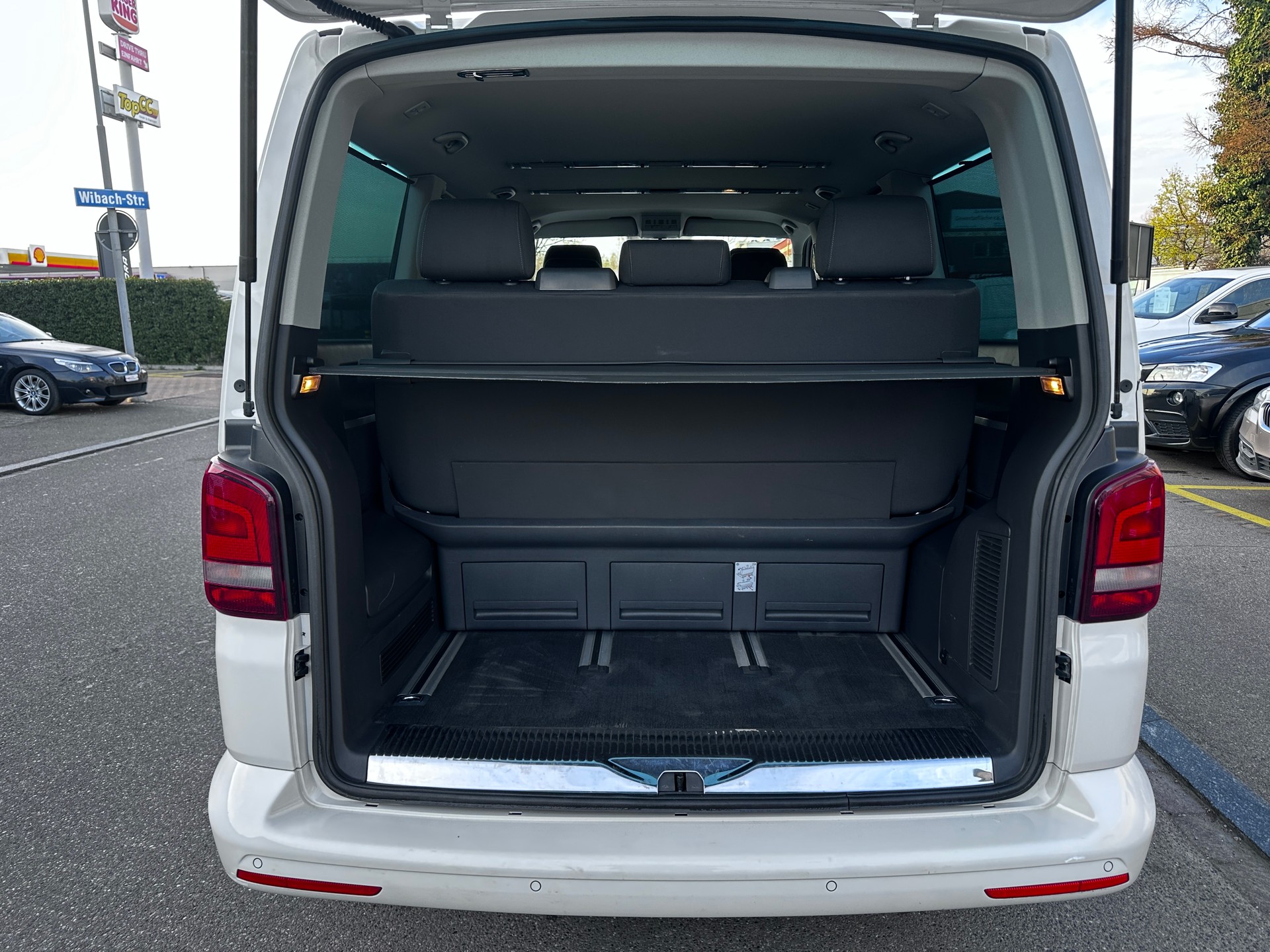 VW T5 Multivan 2.0 TDI CR Family Life DSG-image-8