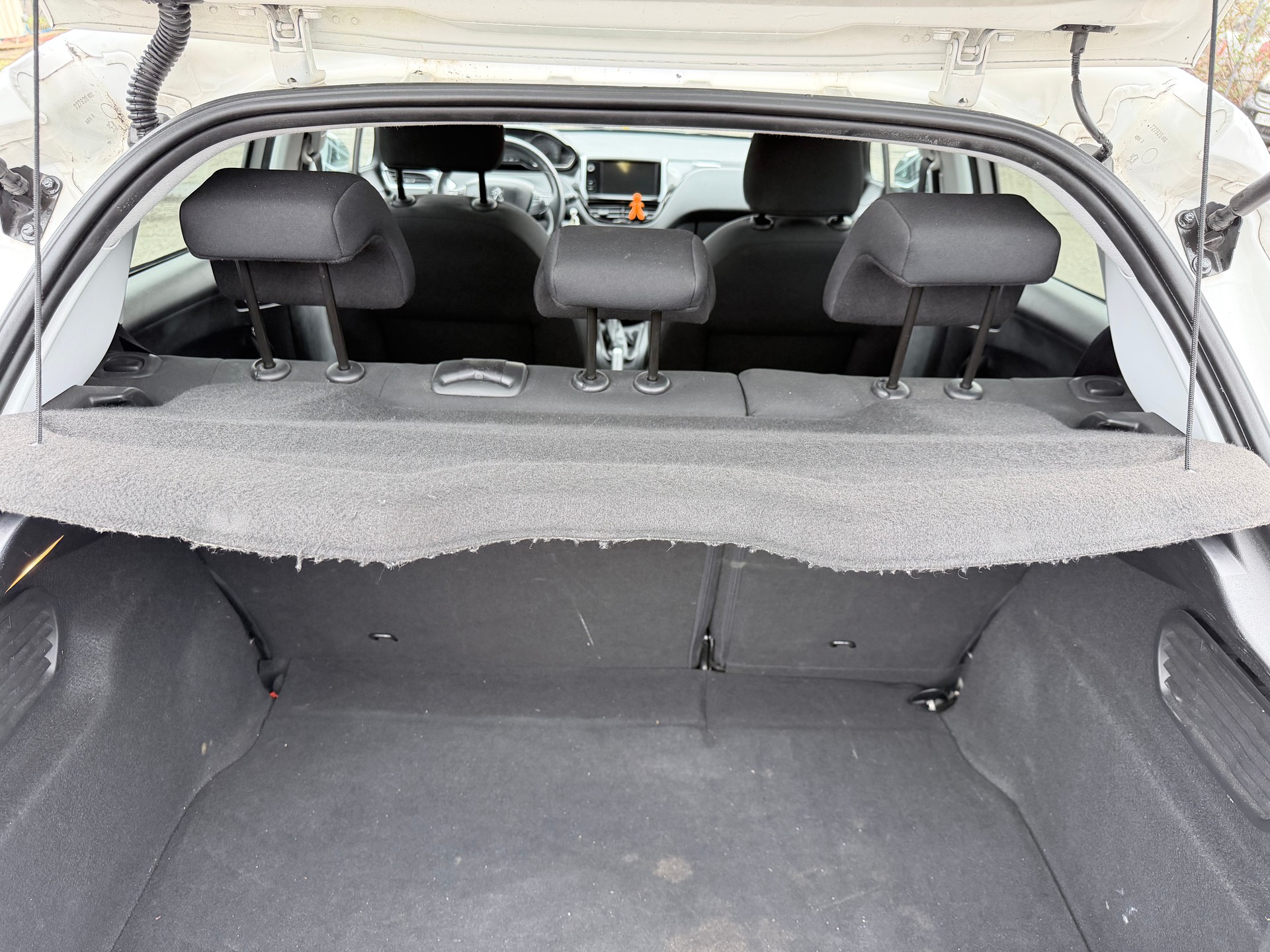 PEUGEOT 208 1.2 VTI Style-image-10