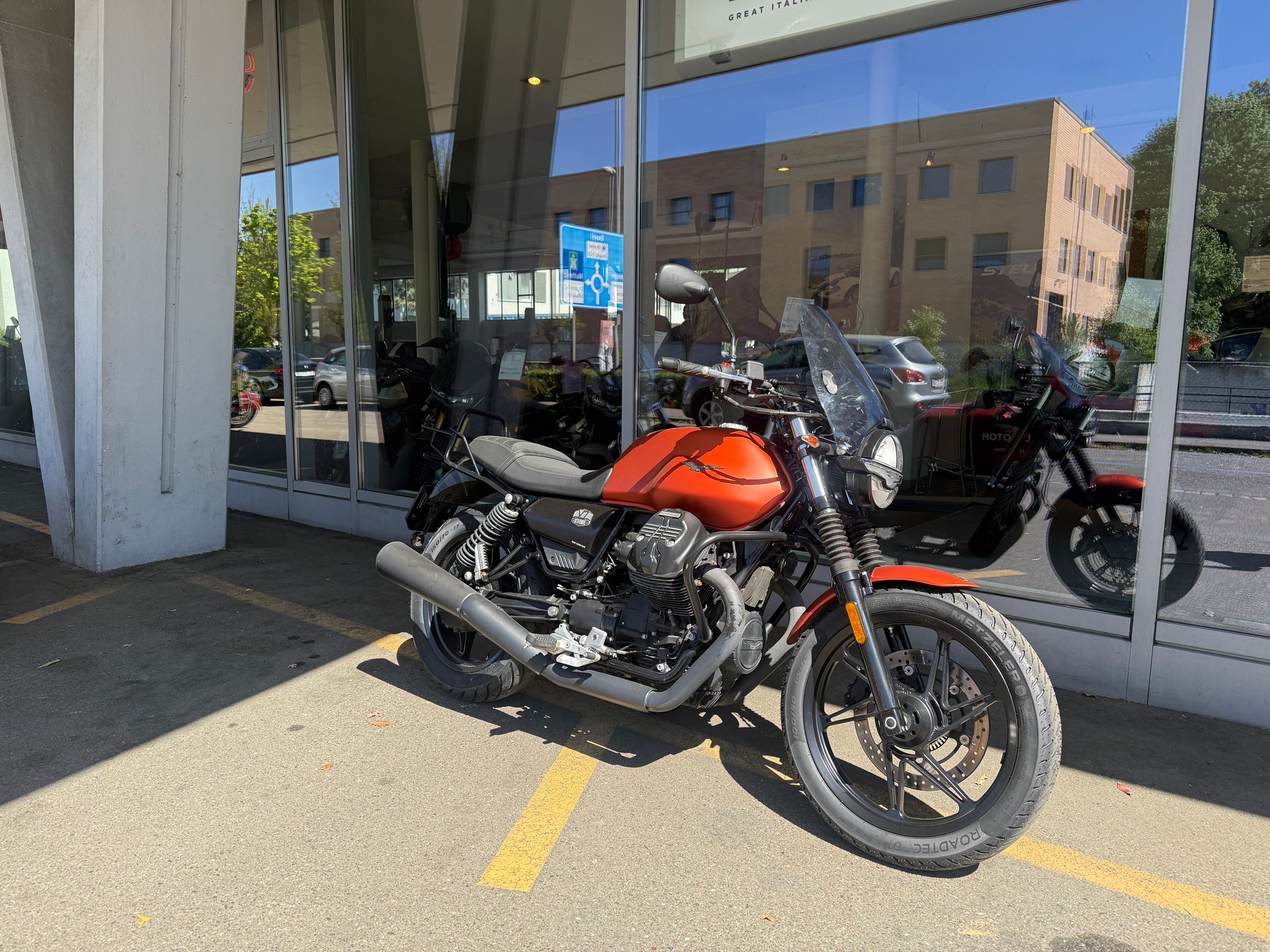 MOTO GUZZI V7 IV 850 Stone-image-0