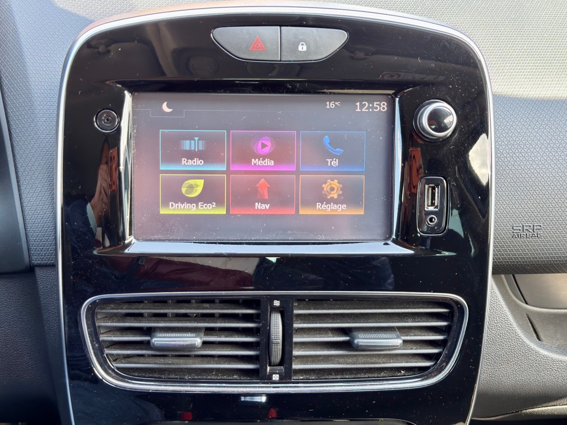 RENAULT Clio 0.9 Intens-image-16