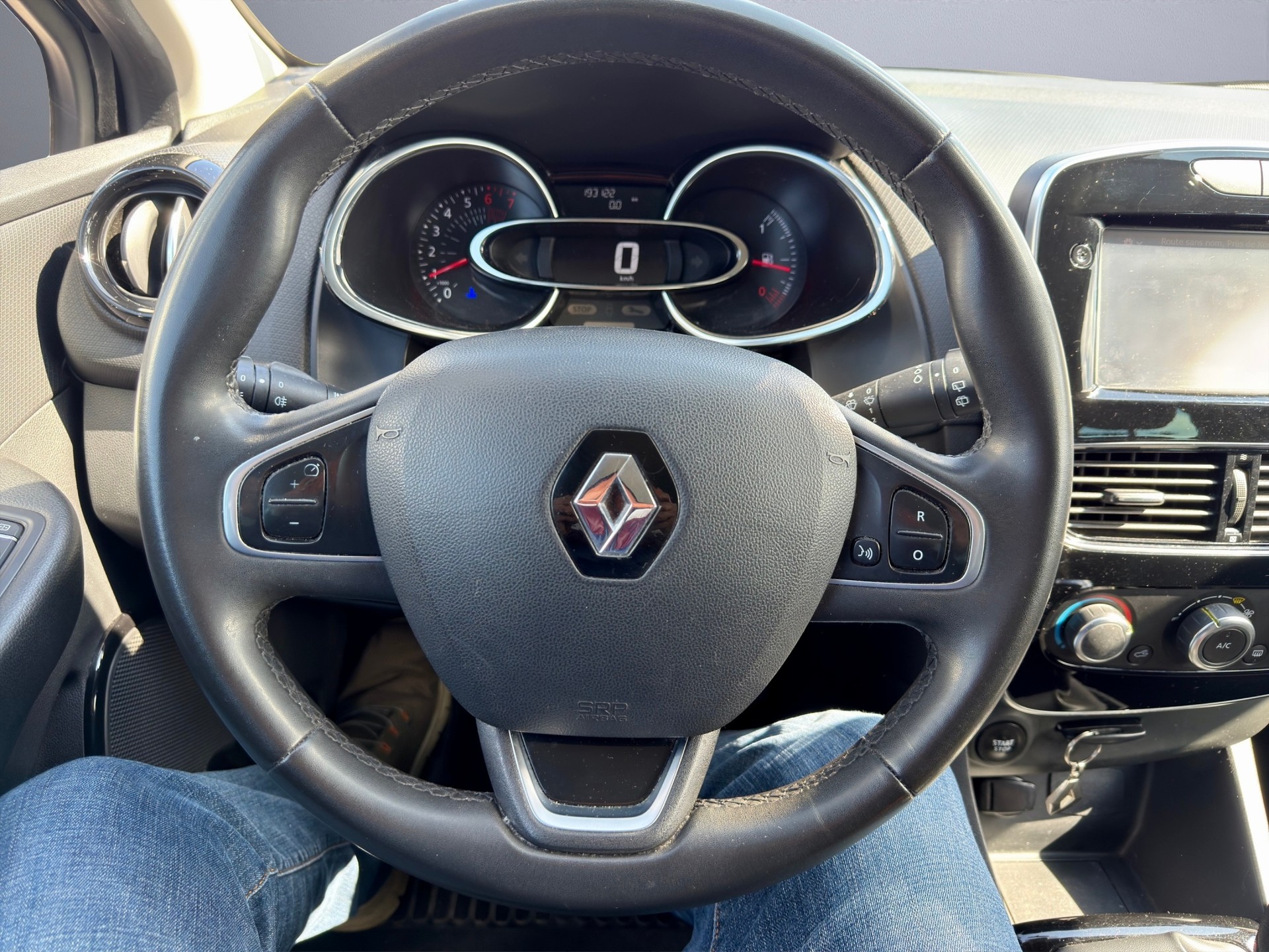 RENAULT Clio 0.9 Intens-image-13