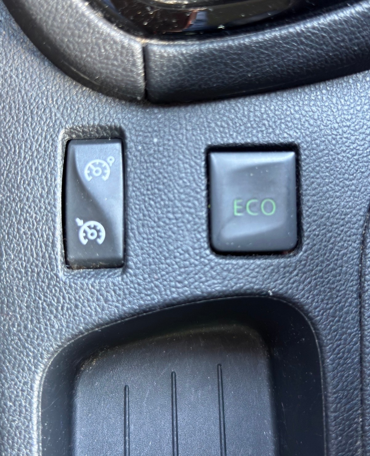 RENAULT Clio 0.9 Intens-image-18