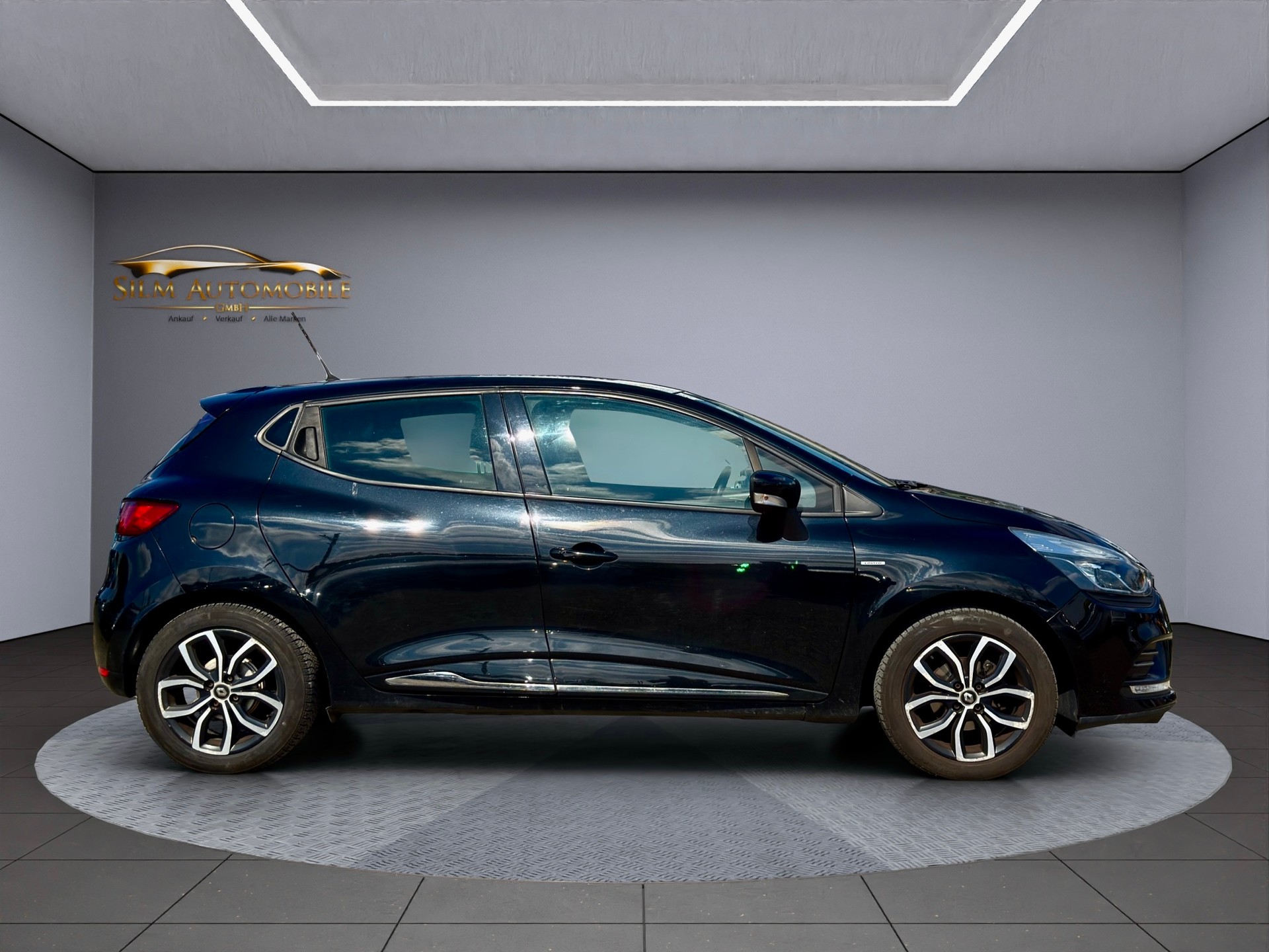 RENAULT Clio 0.9 Intens-showroom-element-3