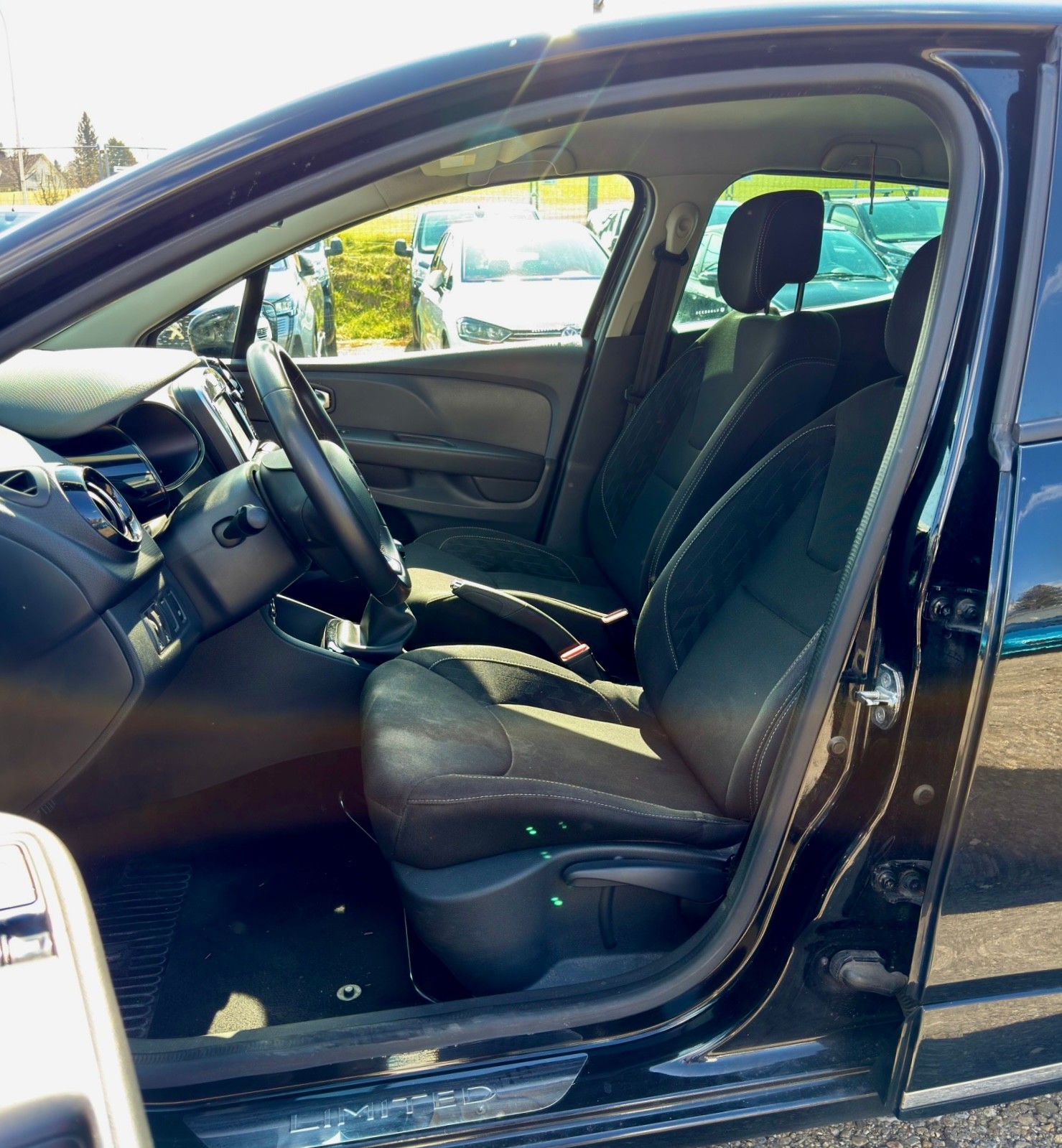 RENAULT Clio 0.9 Intens-image-8