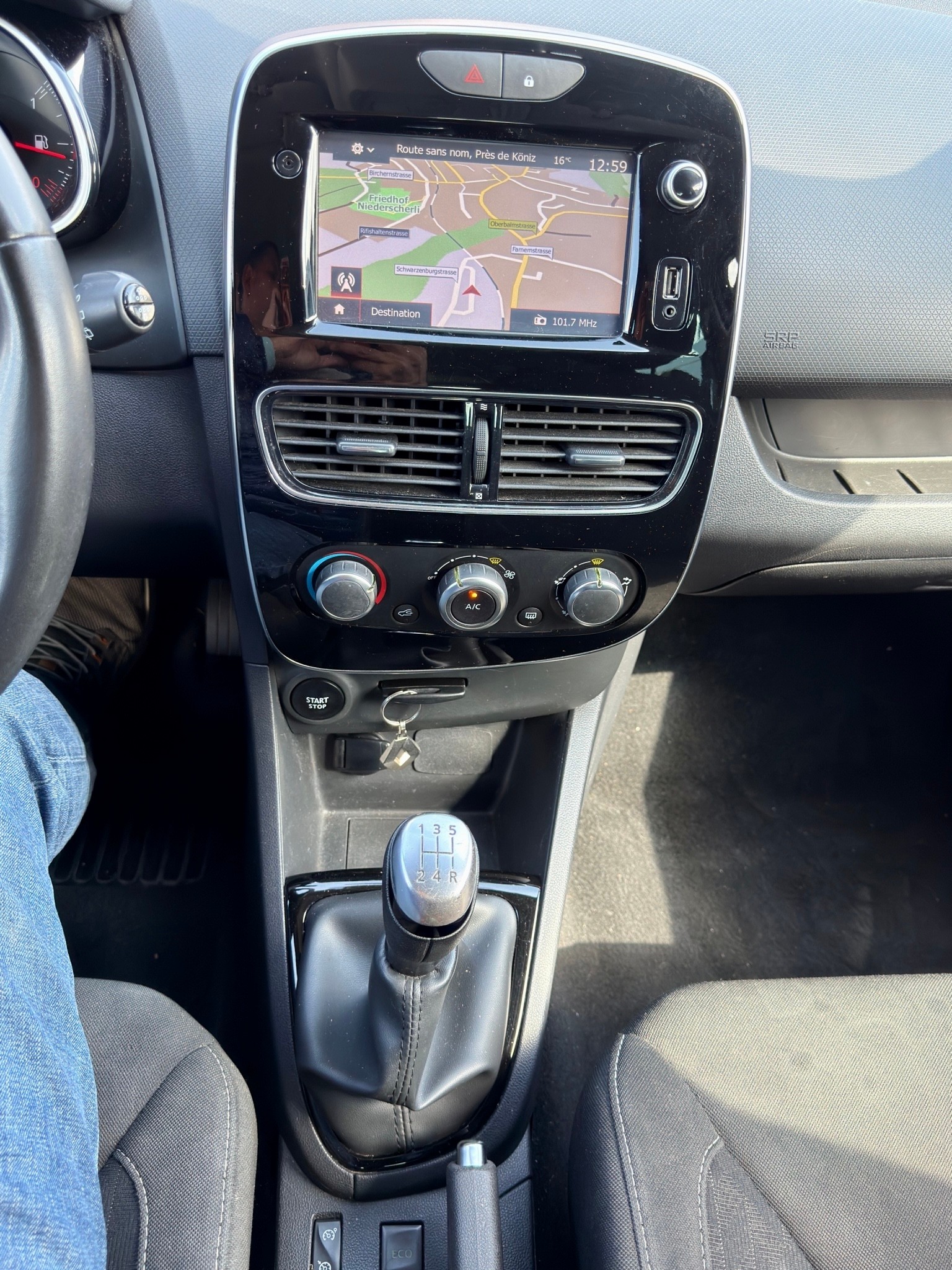 RENAULT Clio 0.9 Intens-image-12