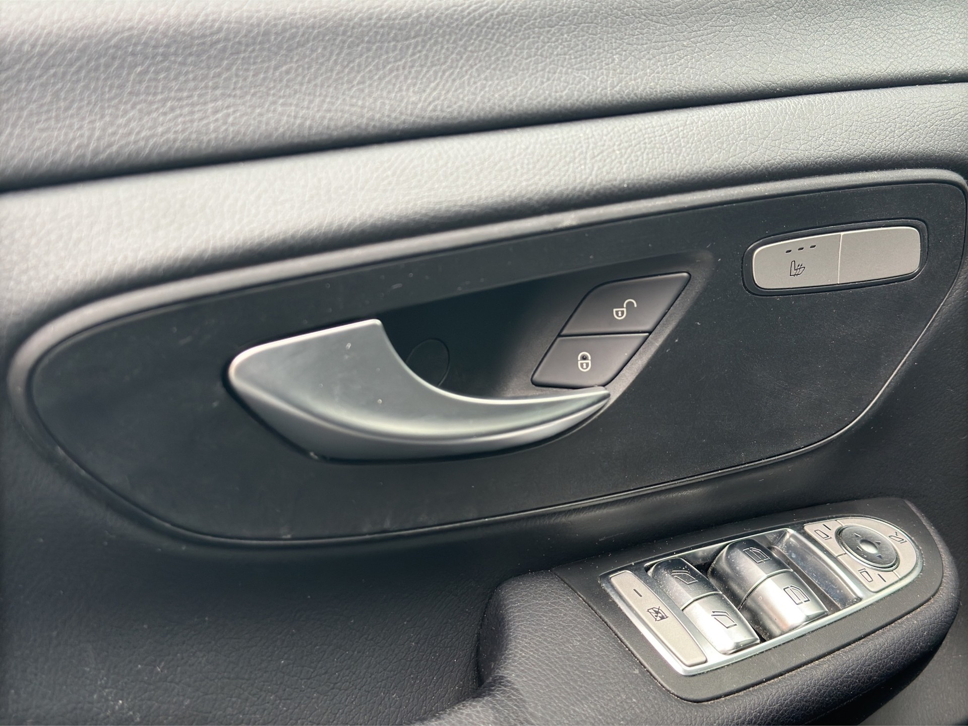 MERCEDES-BENZ V 220 d 8Pl. Edition lang 9G-Tronic-image-9