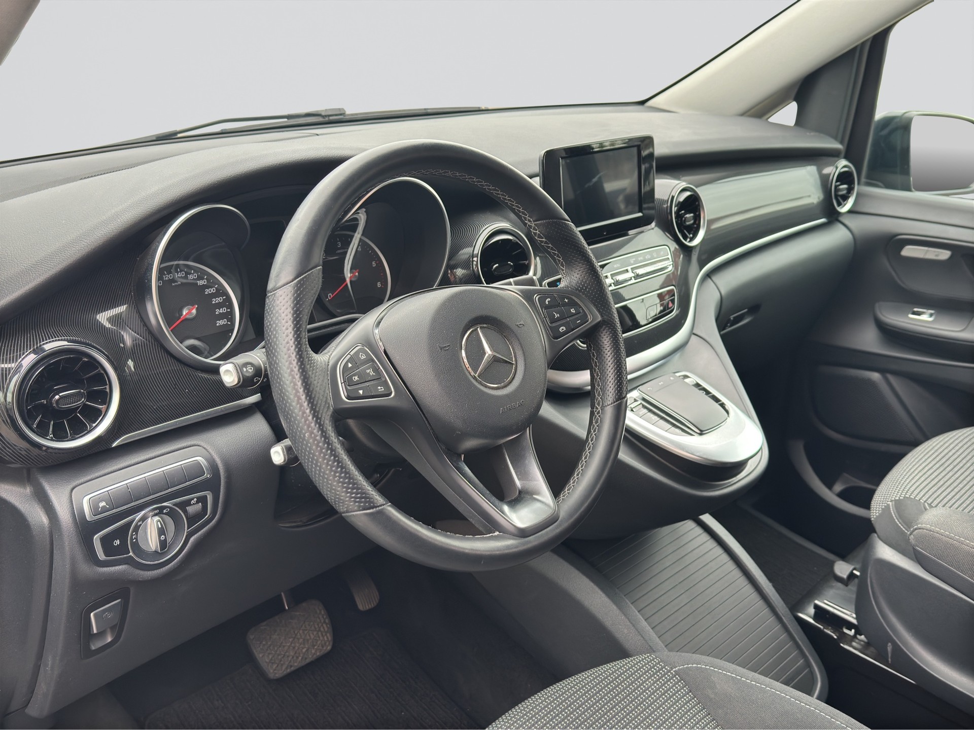 MERCEDES-BENZ V 220 d 8Pl. Edition lang 9G-Tronic-image-6