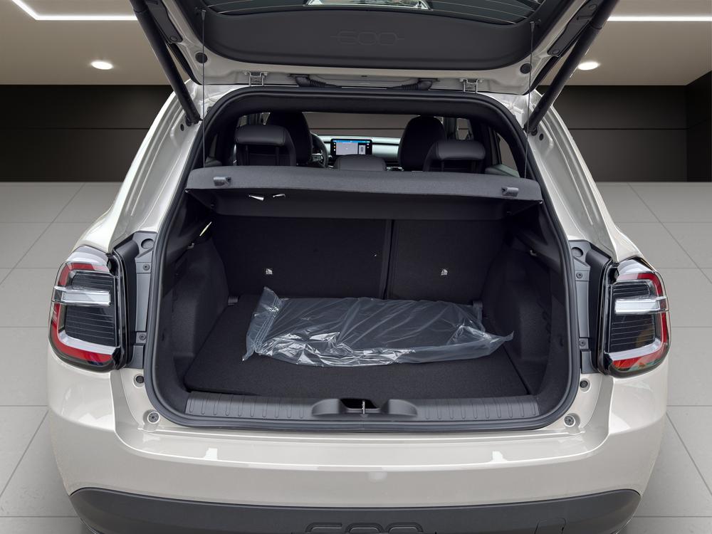 FIAT 600 1.2 Hybrid 145 Sport-image-14