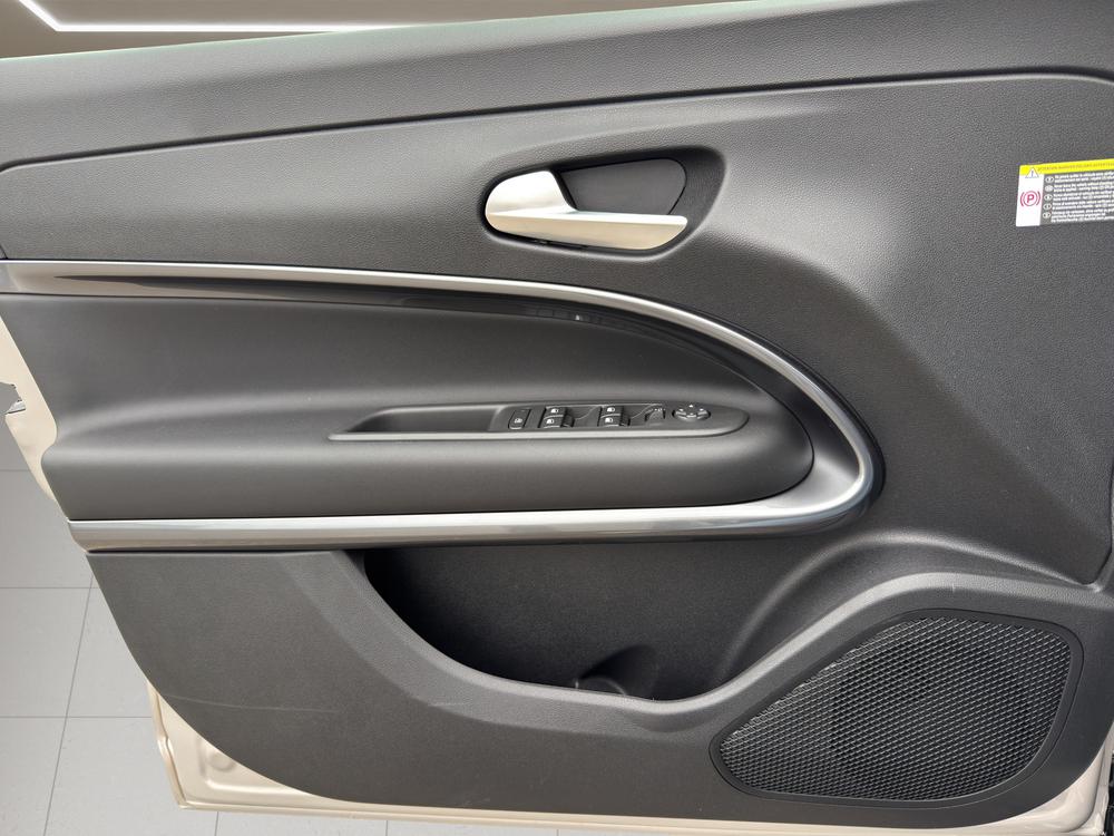 FIAT 600 1.2 Hybrid 145 Sport-image-15