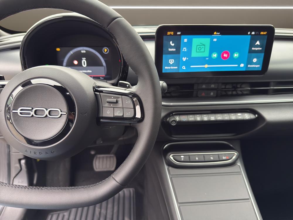 FIAT 600 1.2 Hybrid 145 Sport-image-9