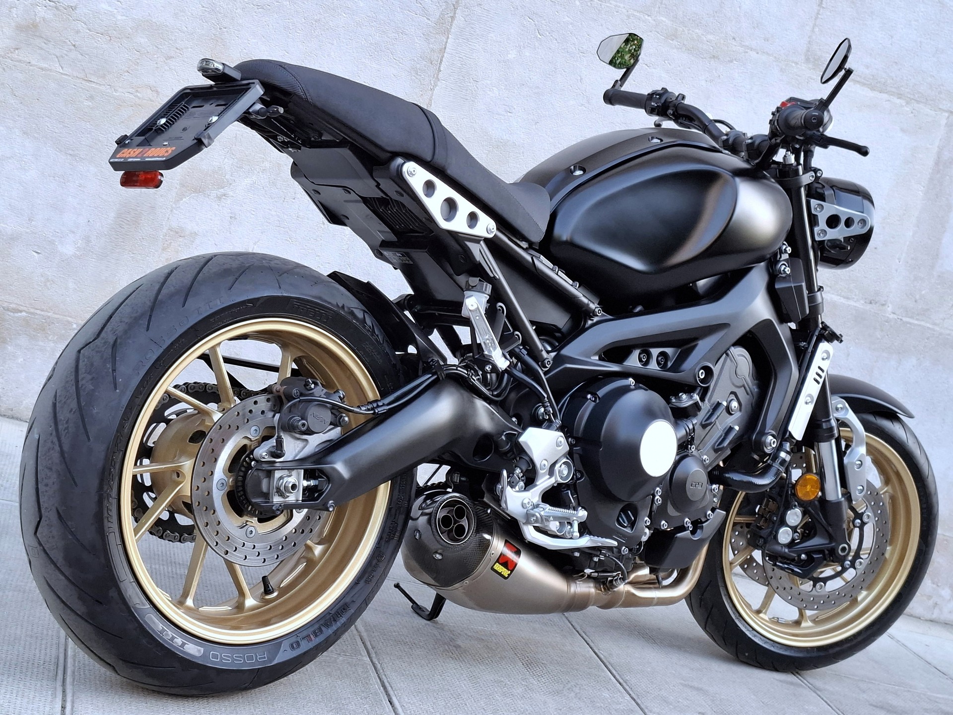 YAMAHA XSR 900-image-4