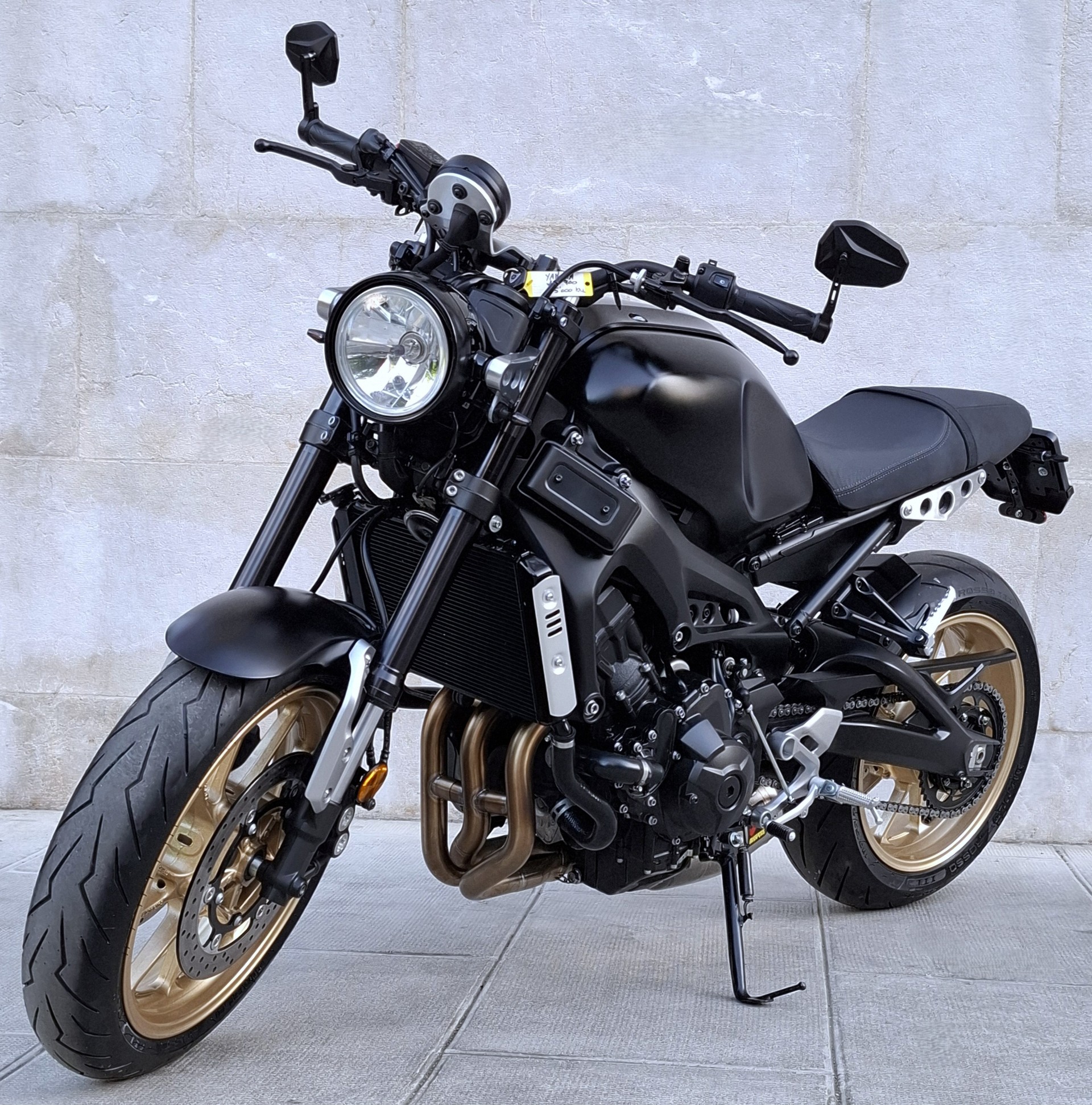 YAMAHA XSR 900-showroom-element-3