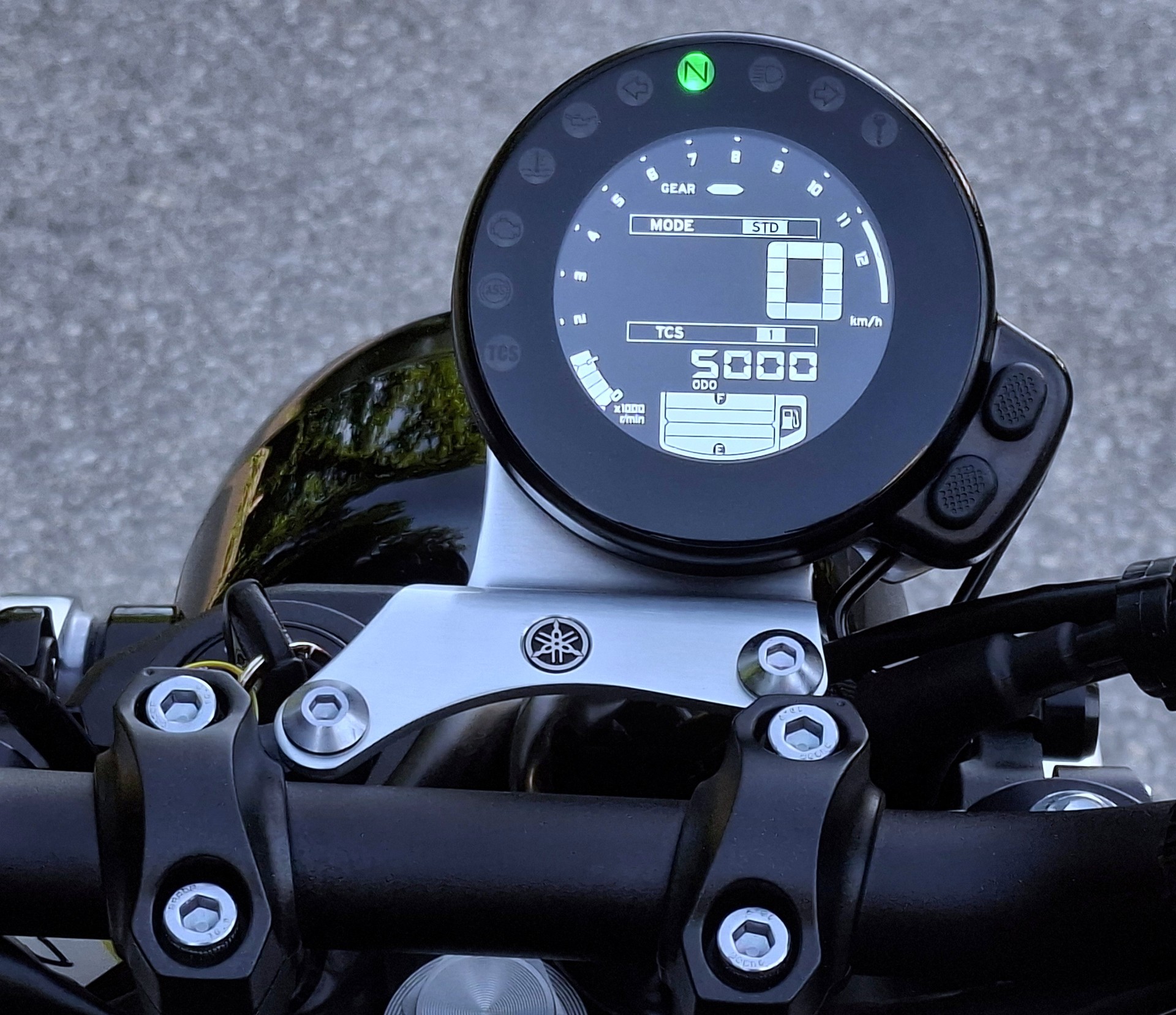 YAMAHA XSR 900-image-7
