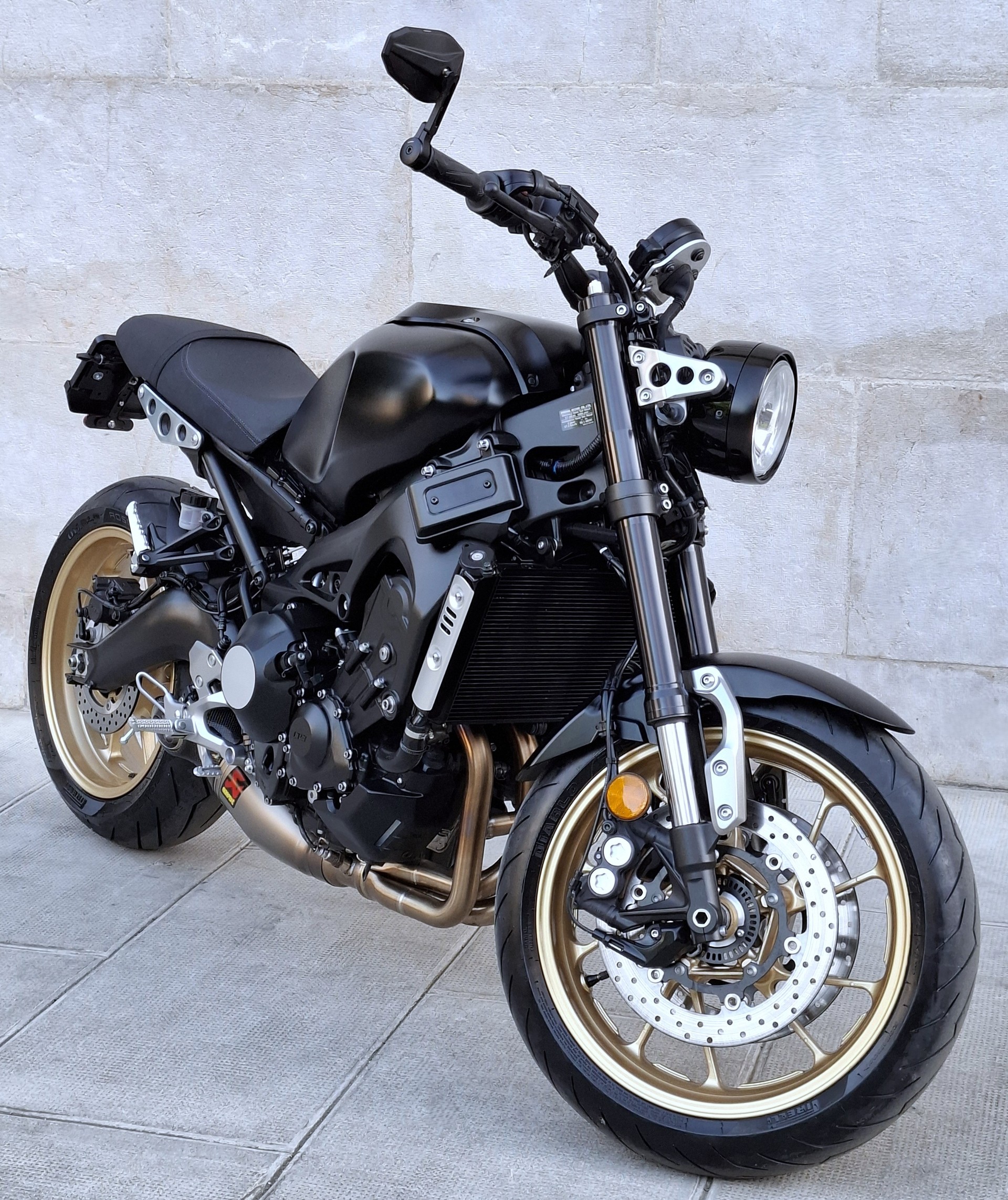 YAMAHA XSR 900-showroom-element-1