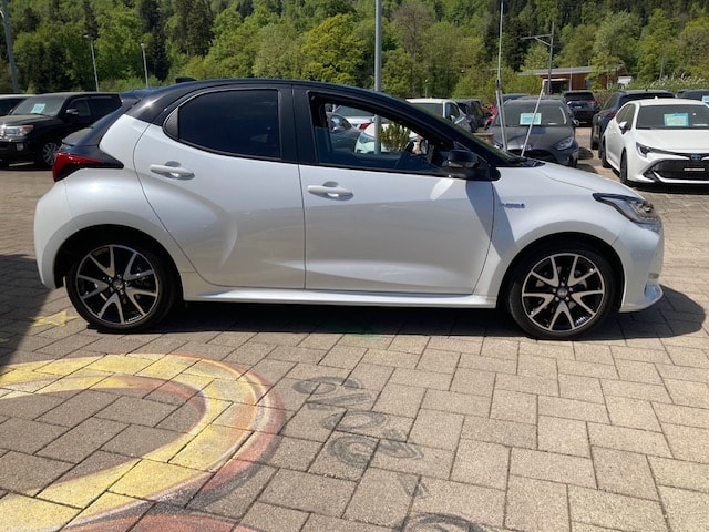 TOYOTA Yaris 1.5 Style e-CVT-image-3
