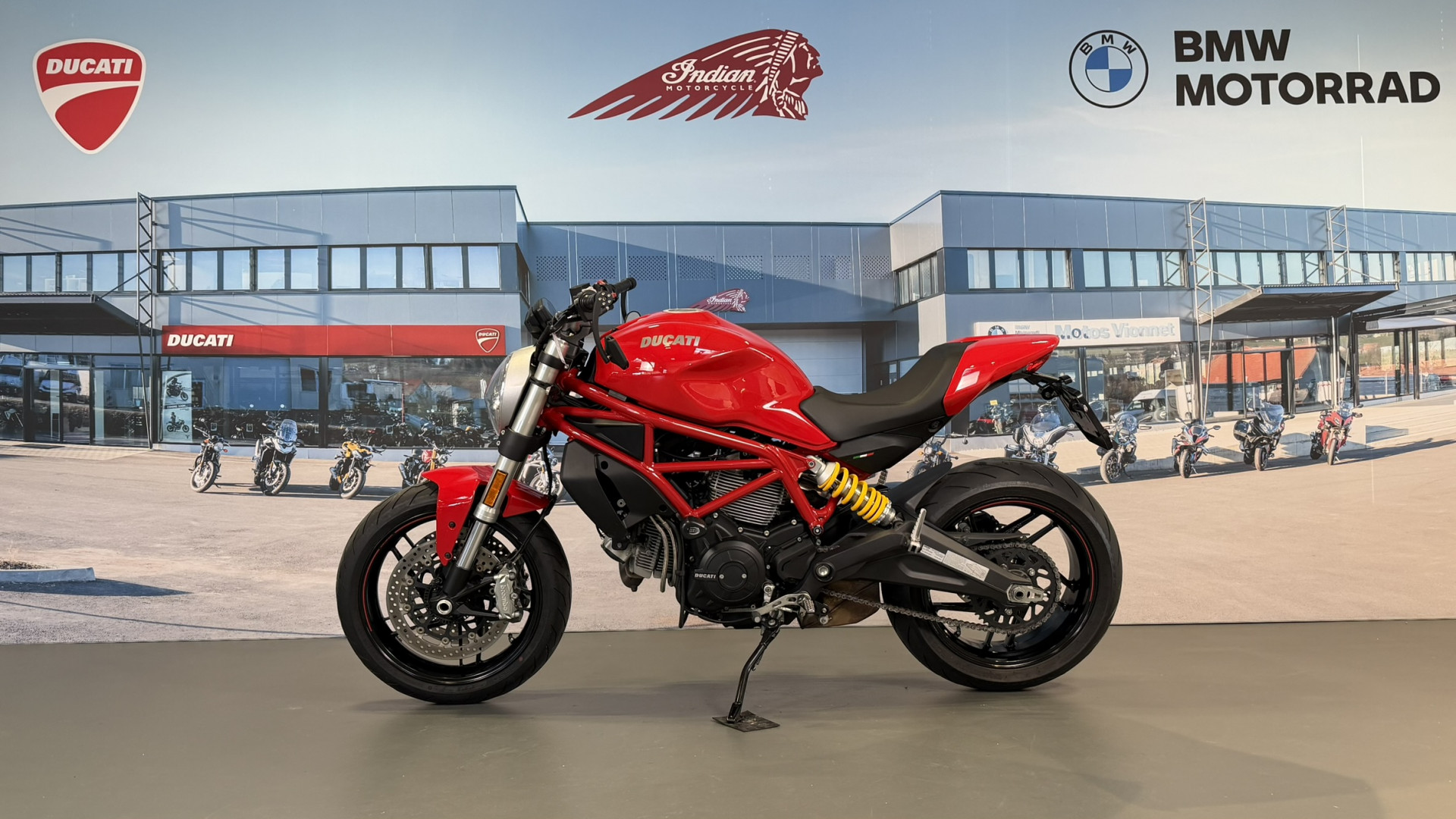 DUCATI Monster 797-showroom-element-3