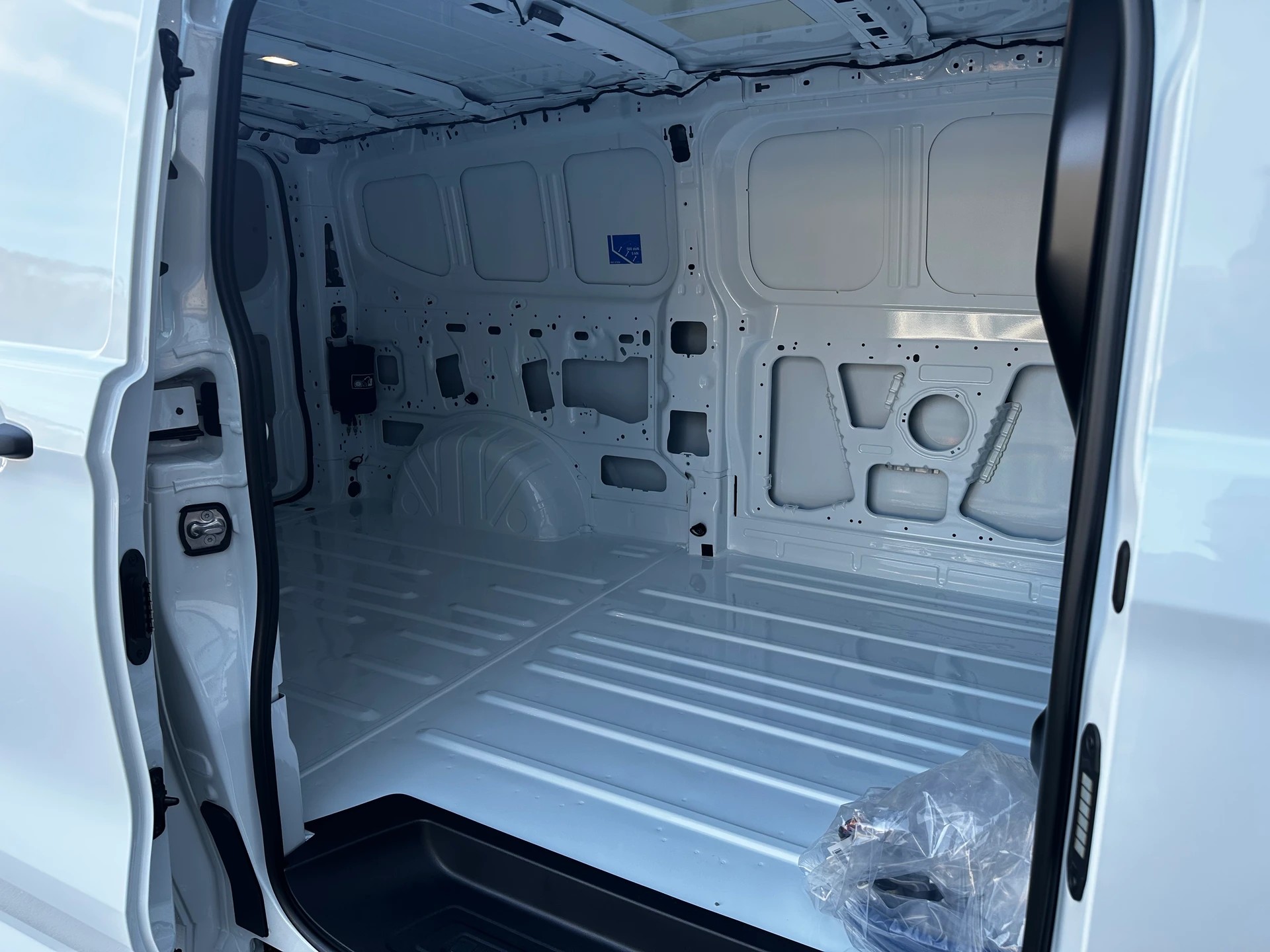 FORD Transit Custom Van 340 L2H1 65kWh Trend-image-6