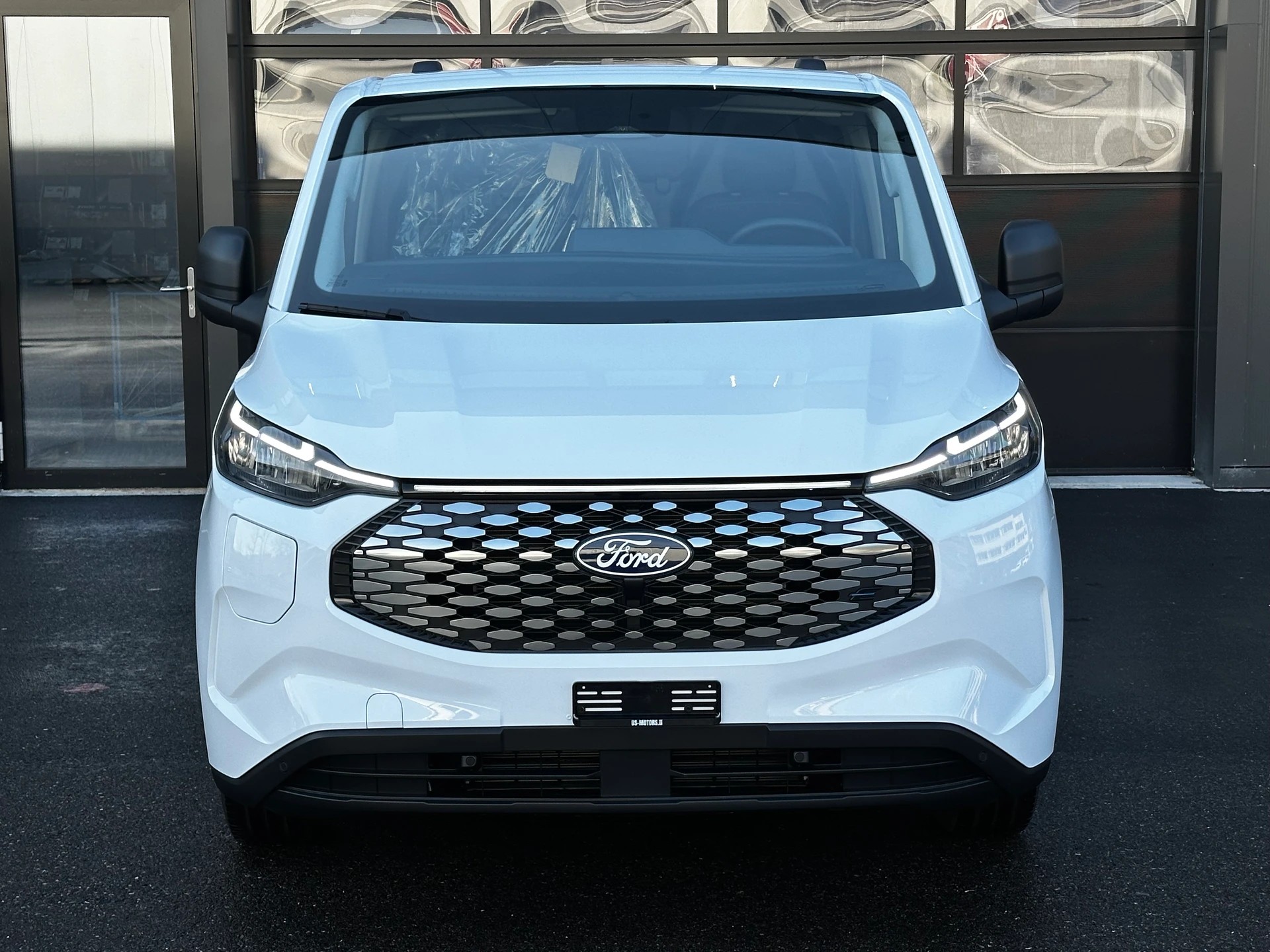 FORD Transit Custom Van 340 L2H1 65kWh Trend-image-2