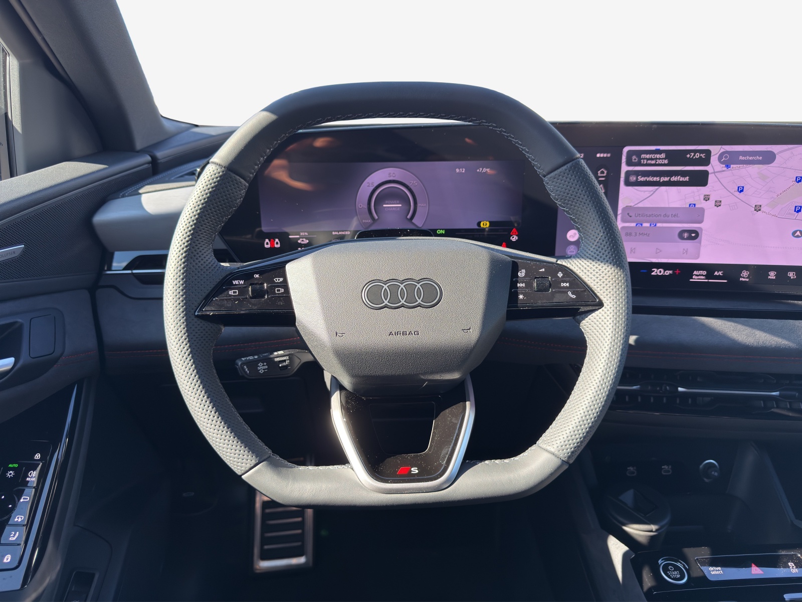 AUDI Q6 e-tron quattro-image-9
