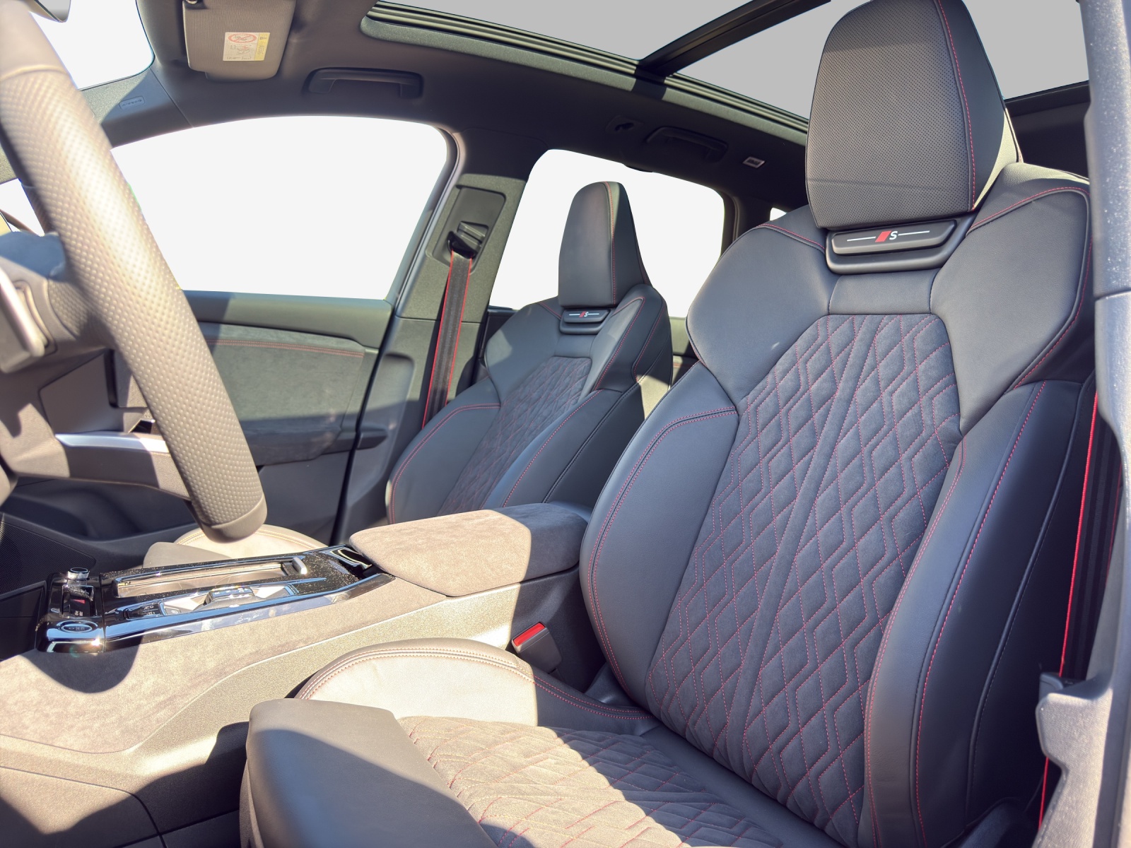 AUDI Q6 e-tron quattro-image-15