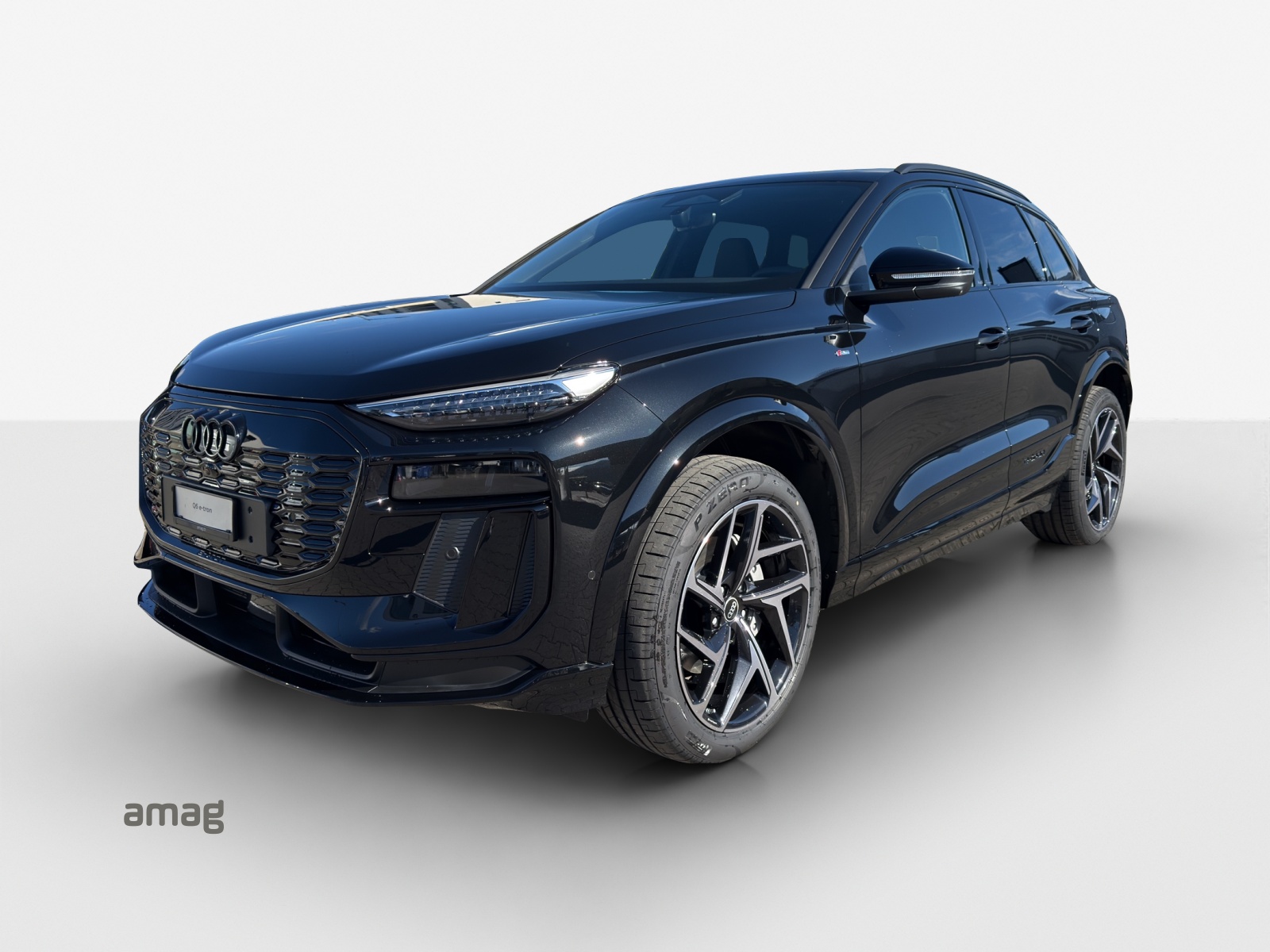 AUDI Q6 e-tron quattro