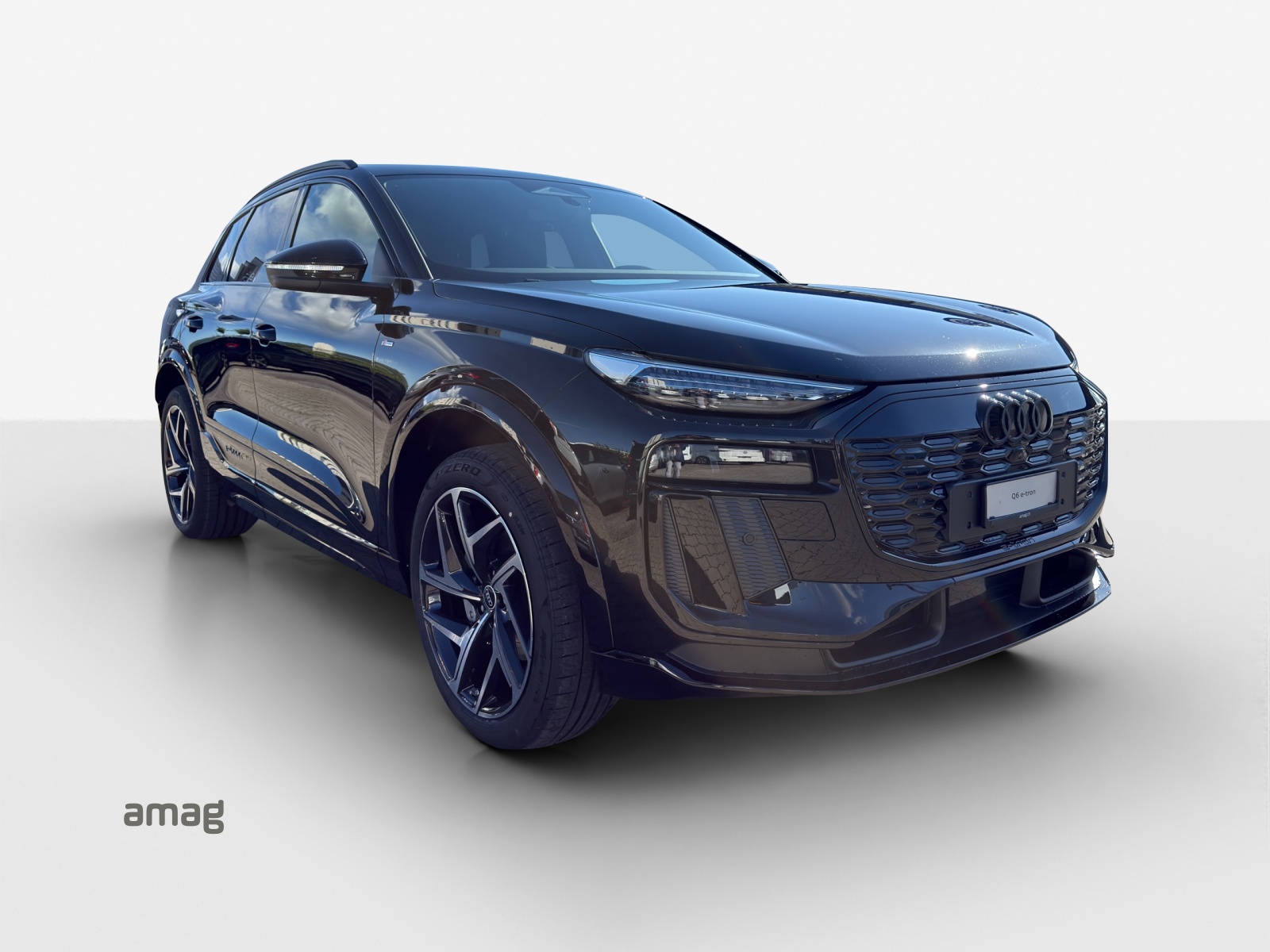 AUDI Q6 e-tron quattro-image-5