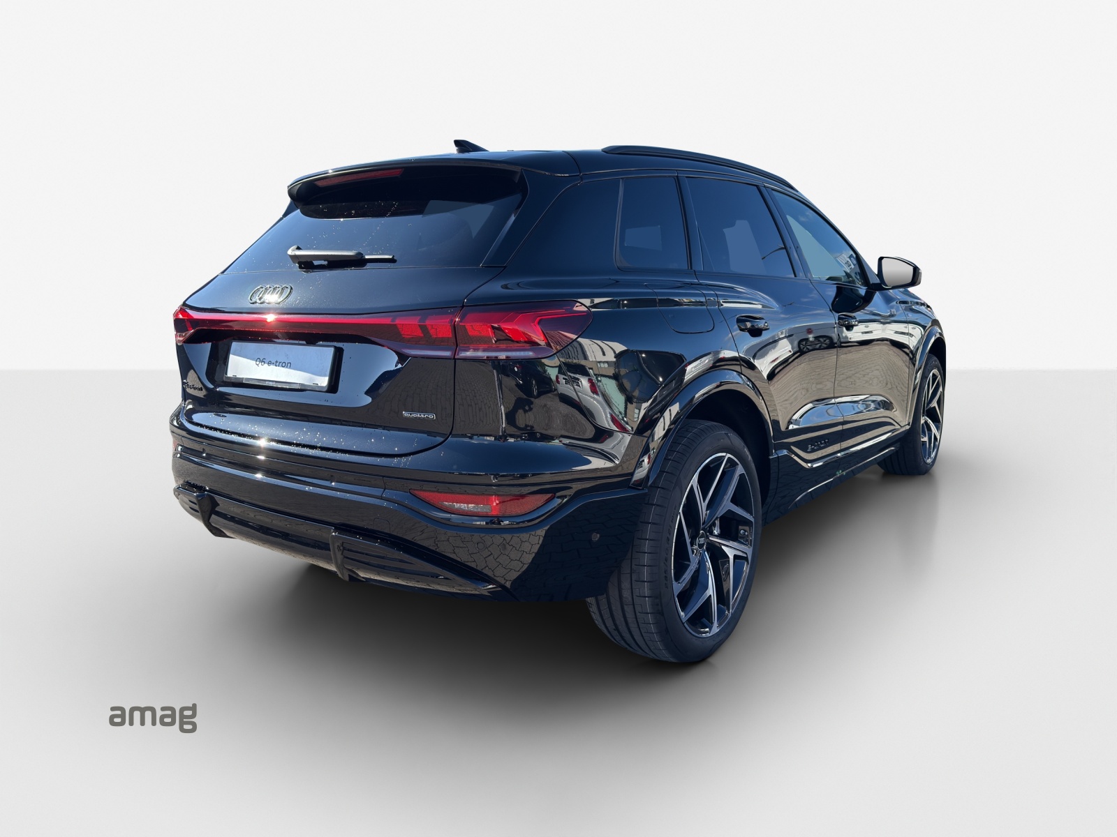 AUDI Q6 e-tron quattro-image-4
