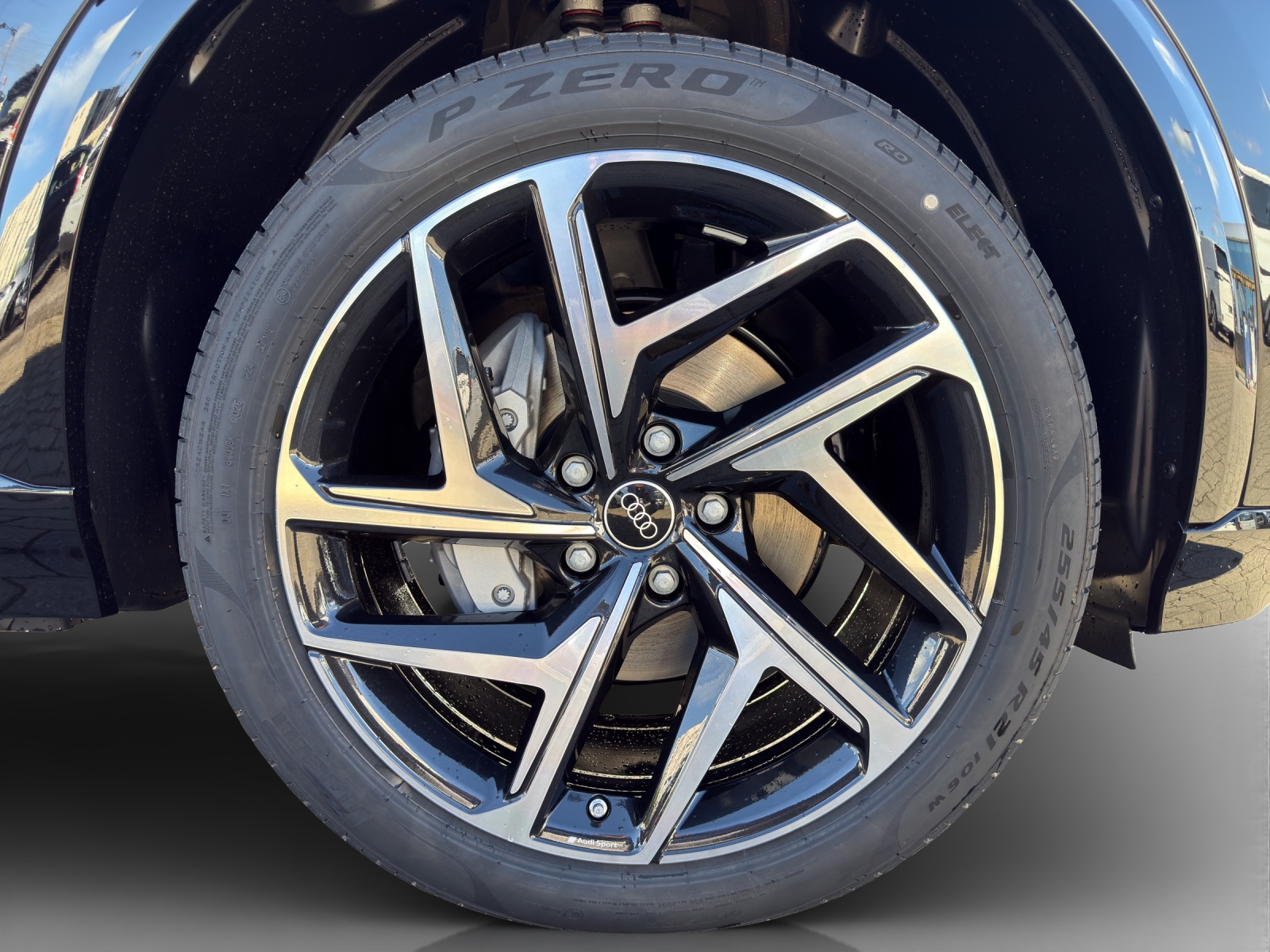 AUDI Q6 e-tron quattro-image-14