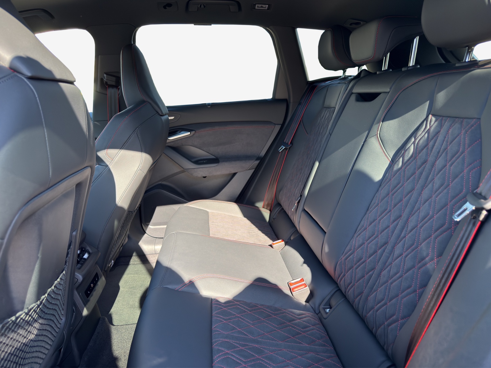 AUDI Q6 e-tron quattro-image-11