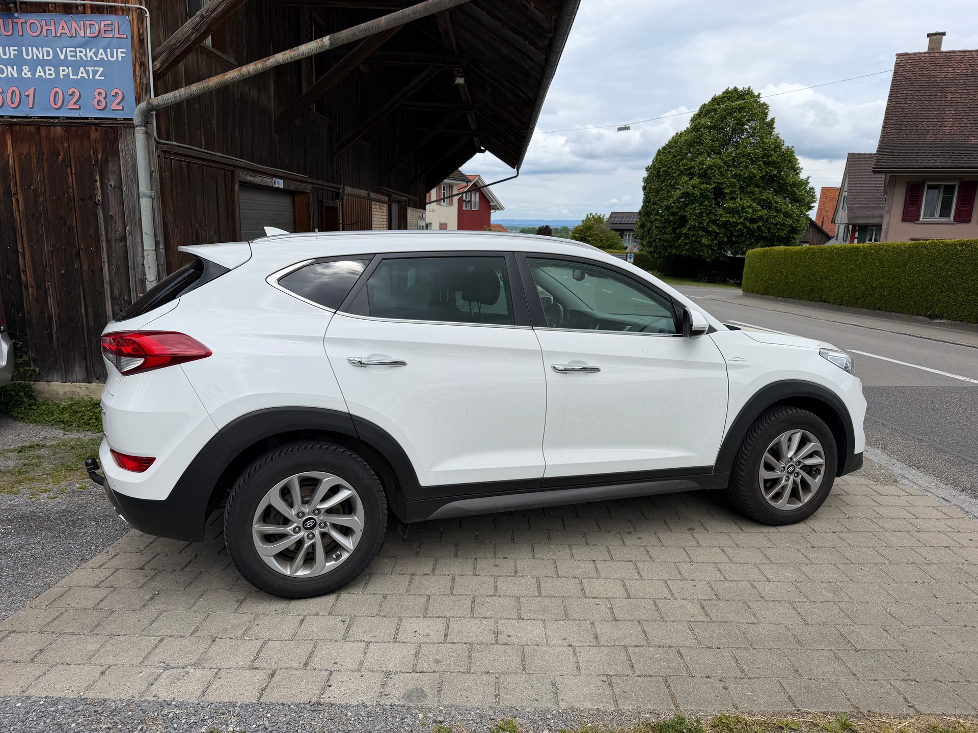 HYUNDAI Tucson 2.0 CRDI Plena 4WD Automatic-image-6