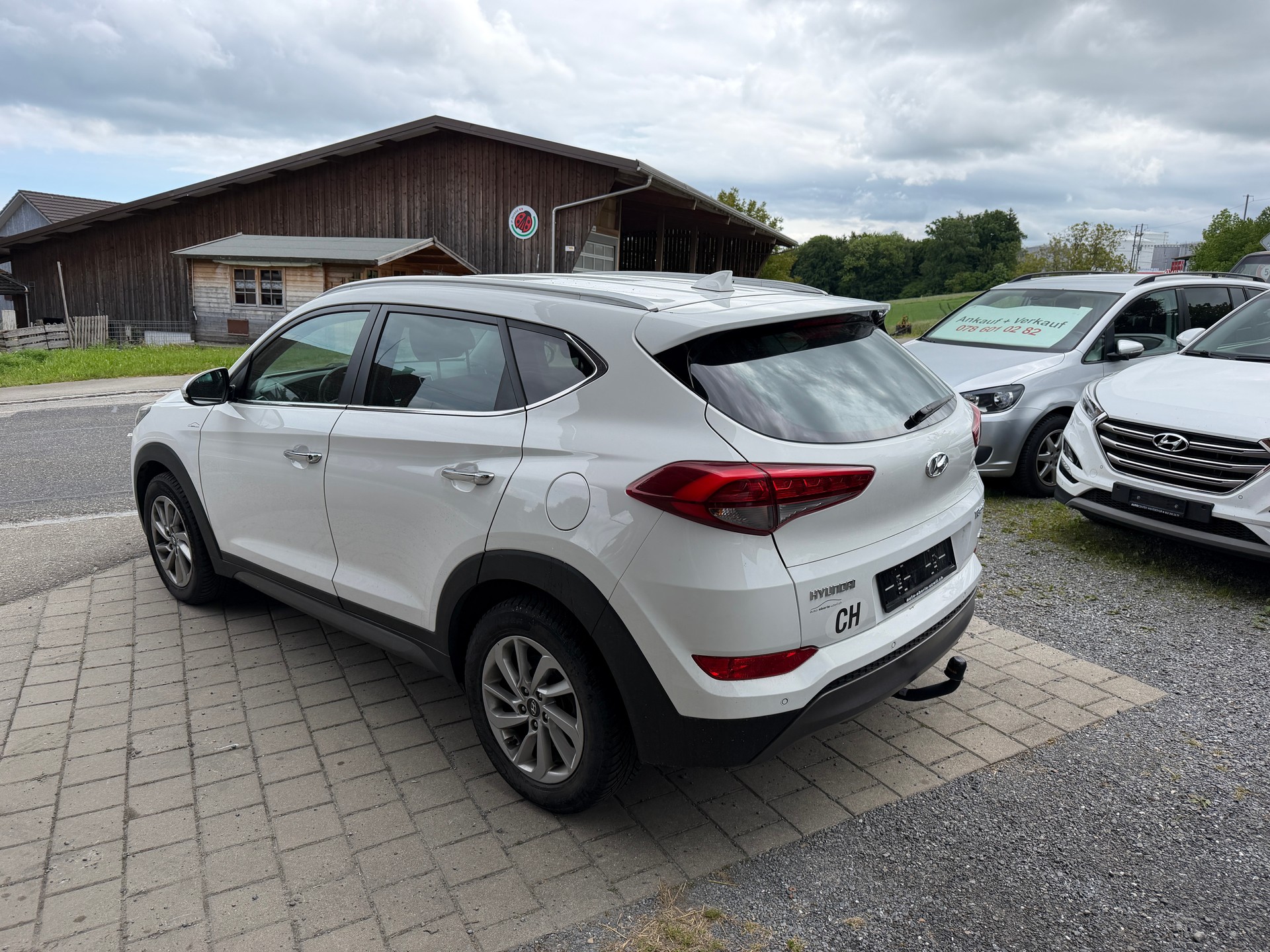 HYUNDAI Tucson 2.0 CRDI Plena 4WD Automatic-image-4